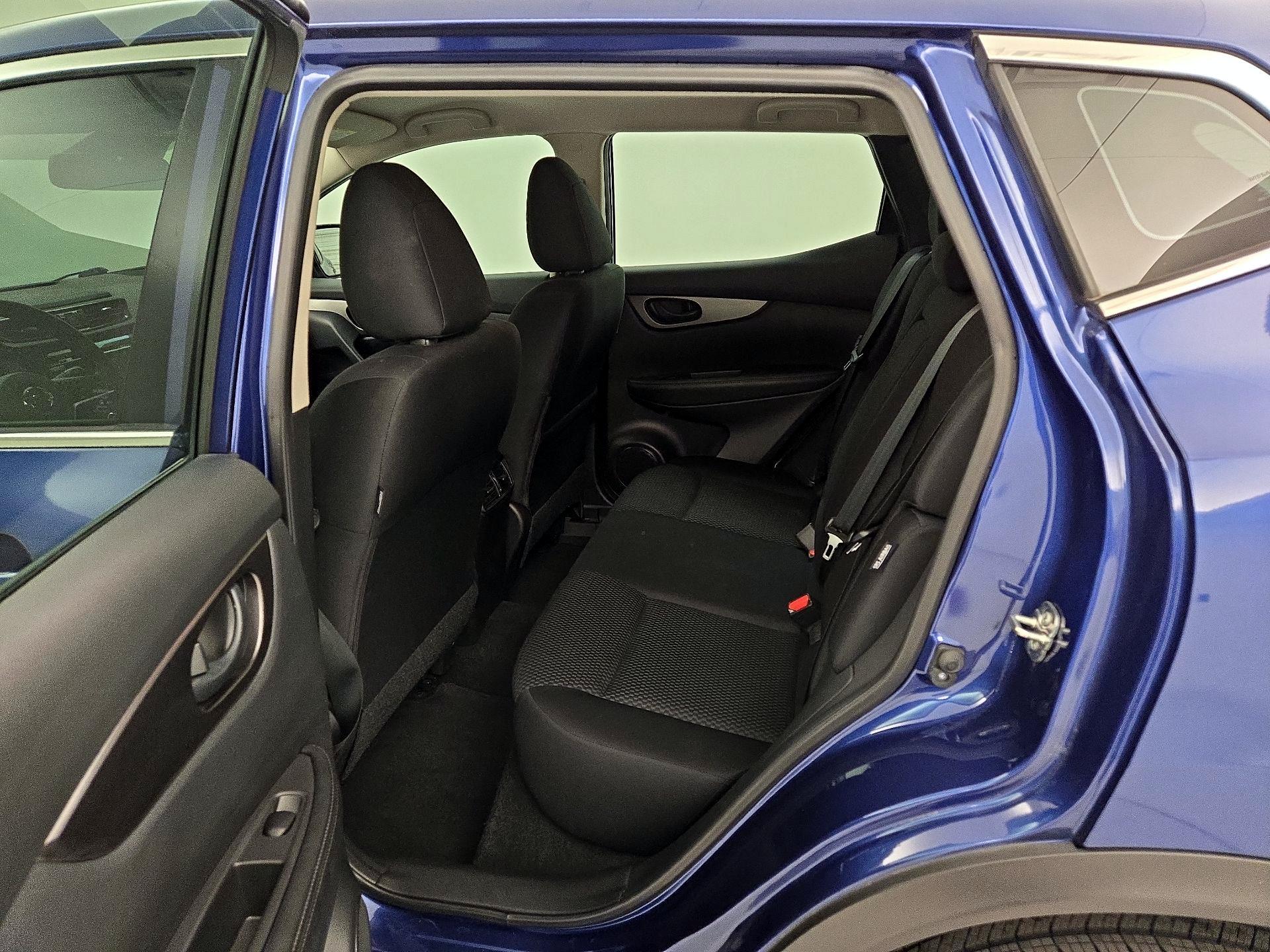 Thumbnail: 2021 Nissan Rogue Sport - 19