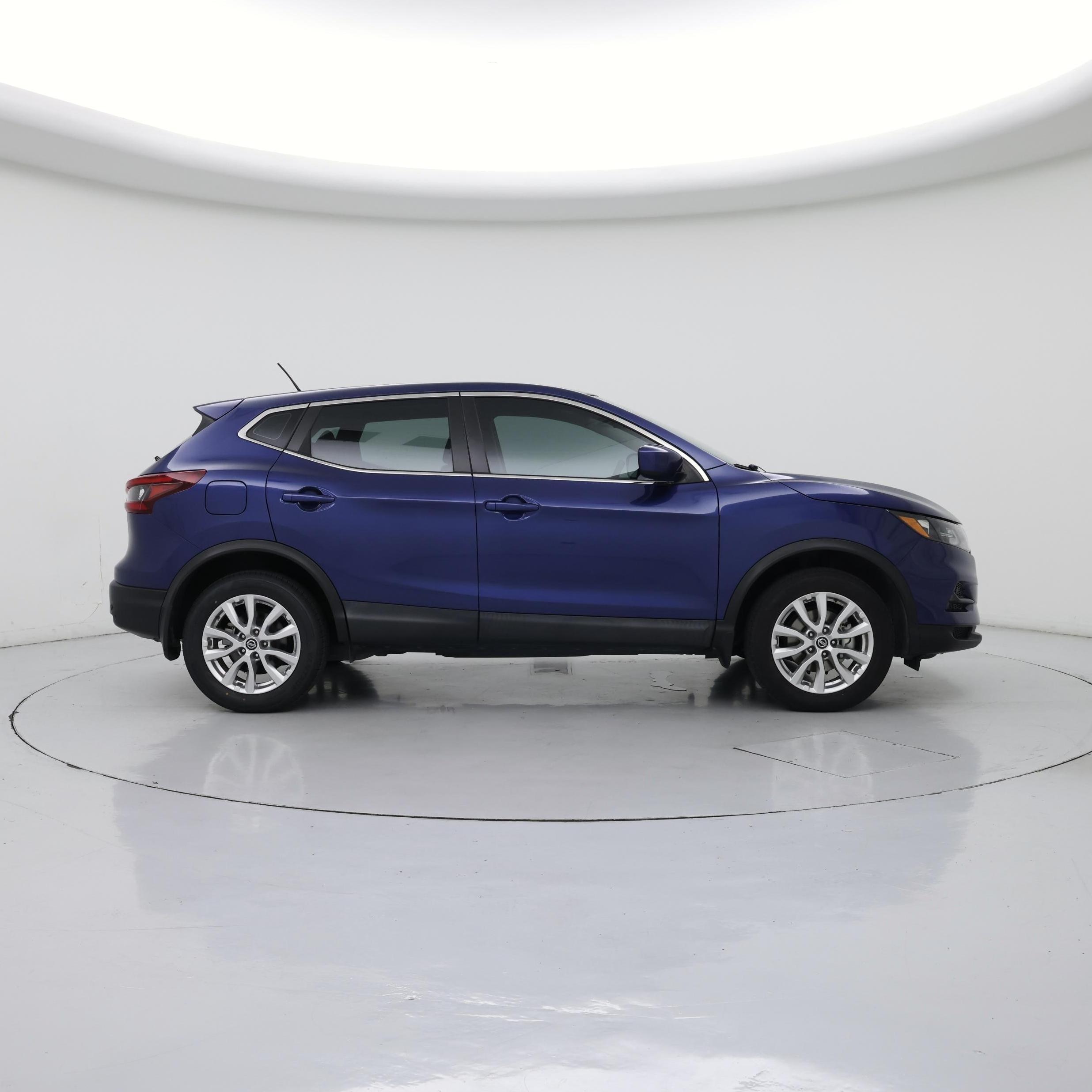 Thumbnail: 2021 Nissan Rogue Sport - 7