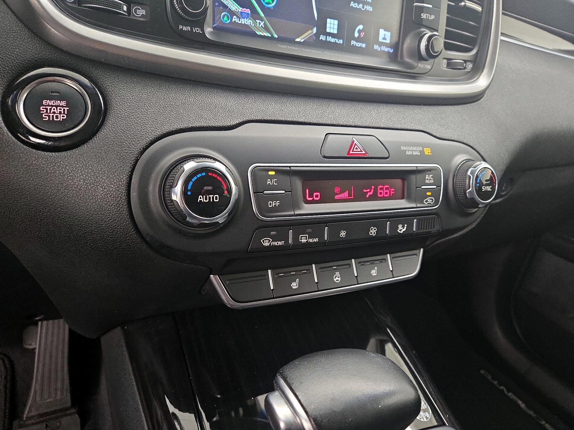 Thumbnail: 2019 Kia Sorento - 17