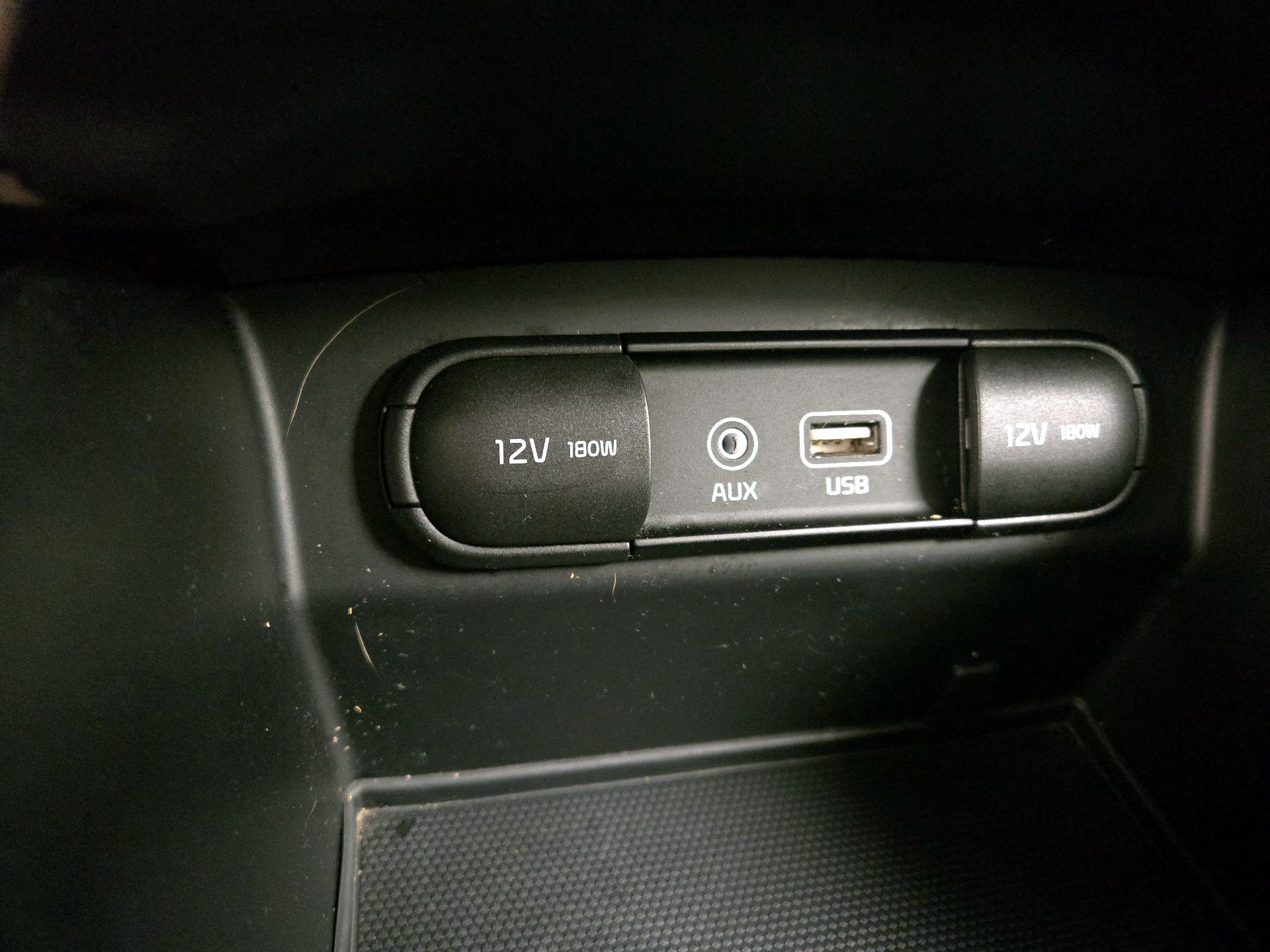 Thumbnail: 2019 Kia Sorento - 19