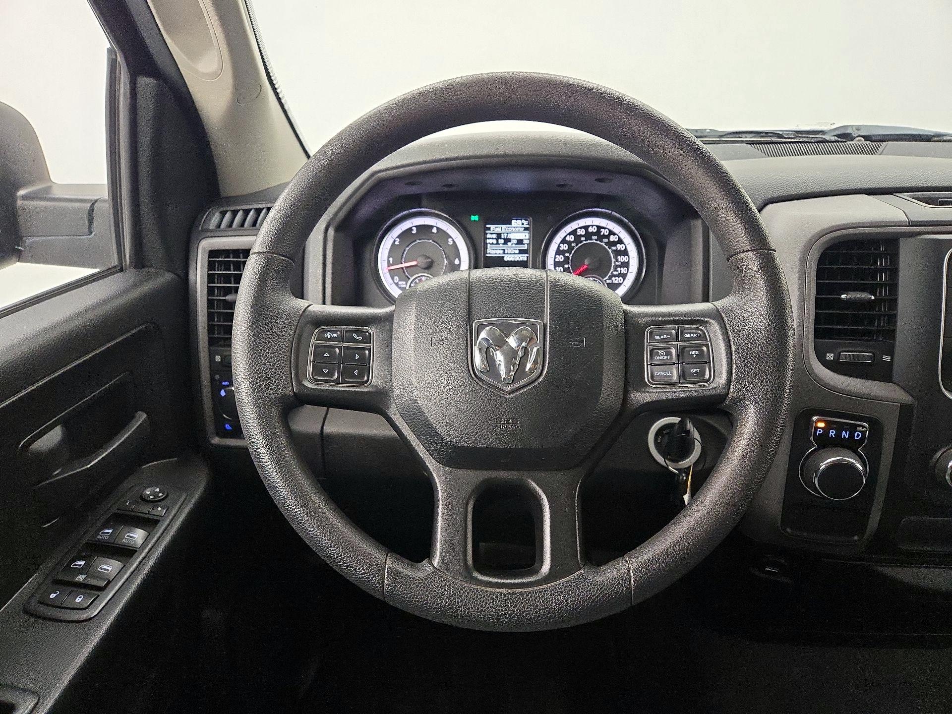 Thumbnail: 2019 RAM 1500 Classic - 10