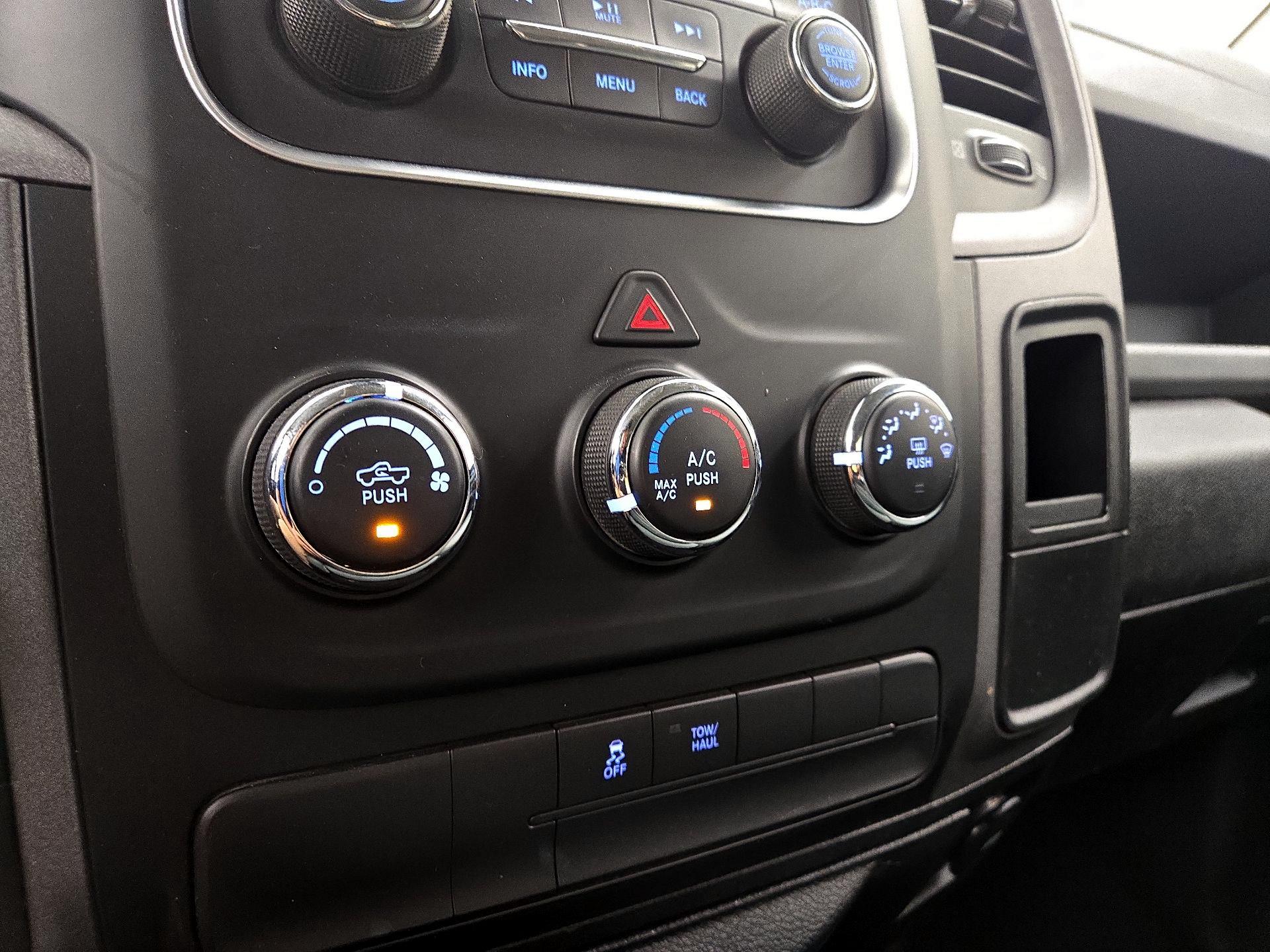 Thumbnail: 2019 RAM 1500 Classic - 16