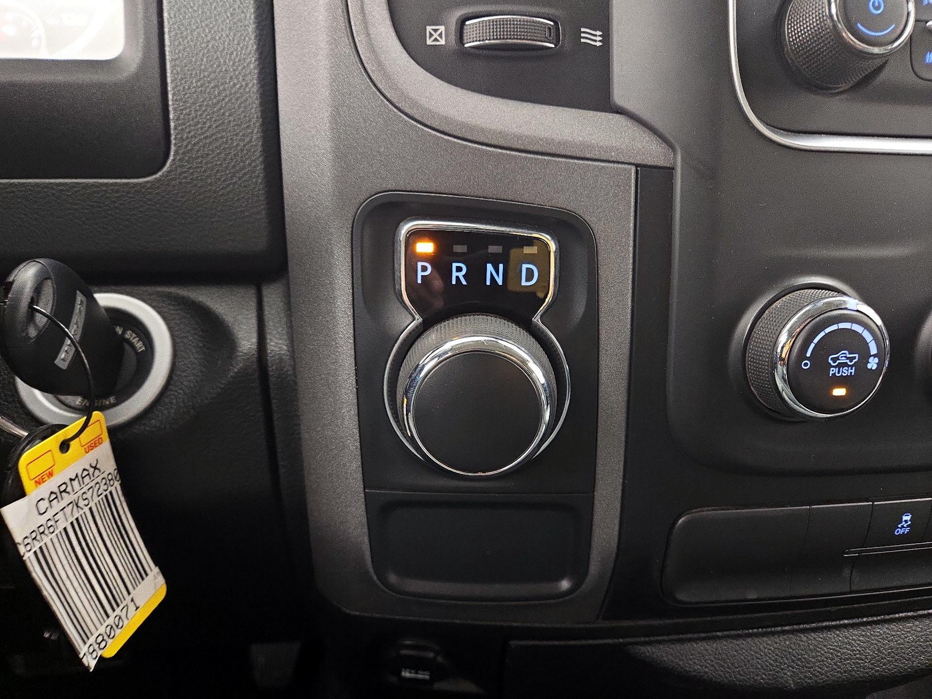 Thumbnail: 2019 RAM 1500 Classic - 17