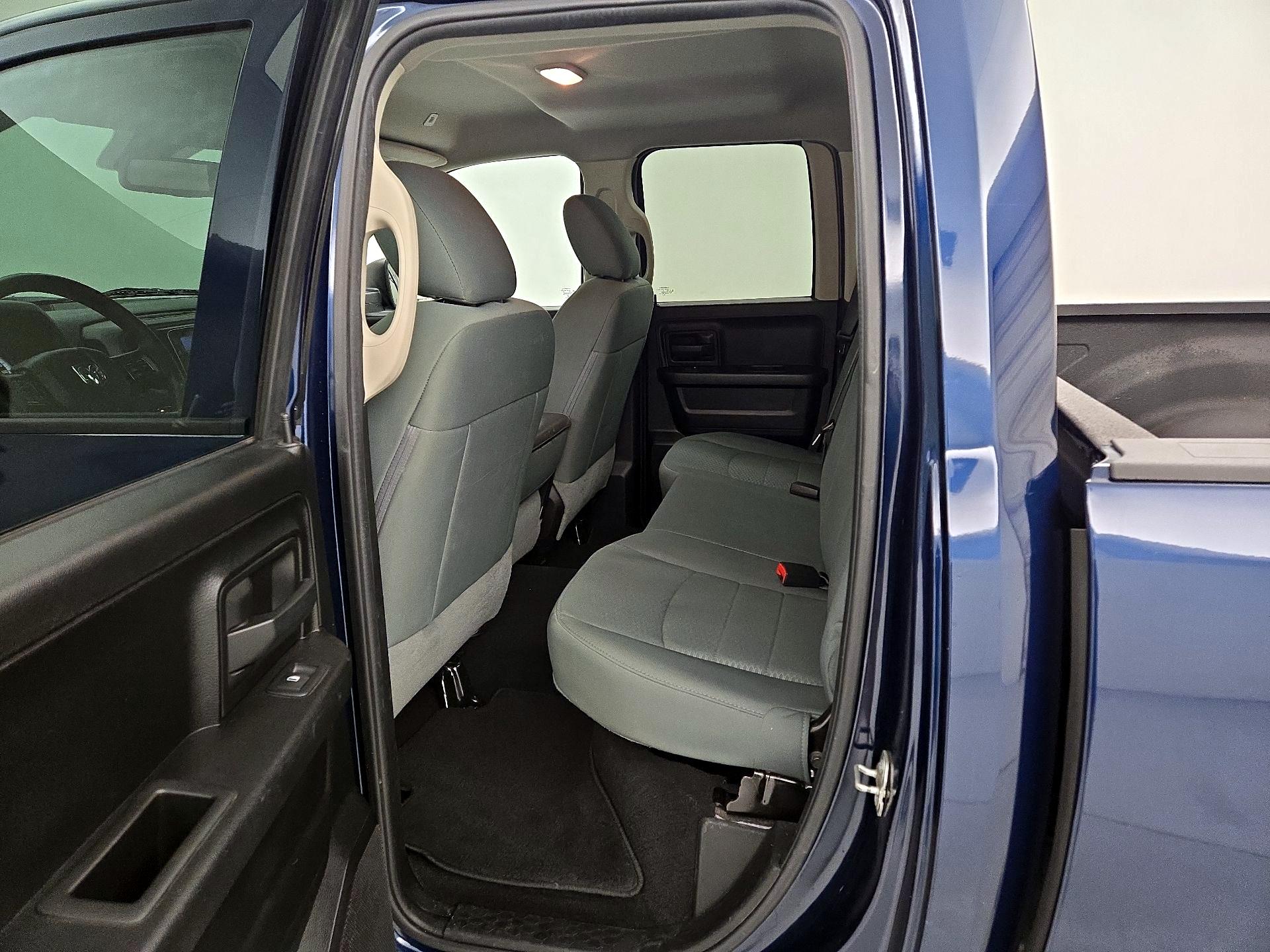 Thumbnail: 2019 RAM 1500 Classic - 19