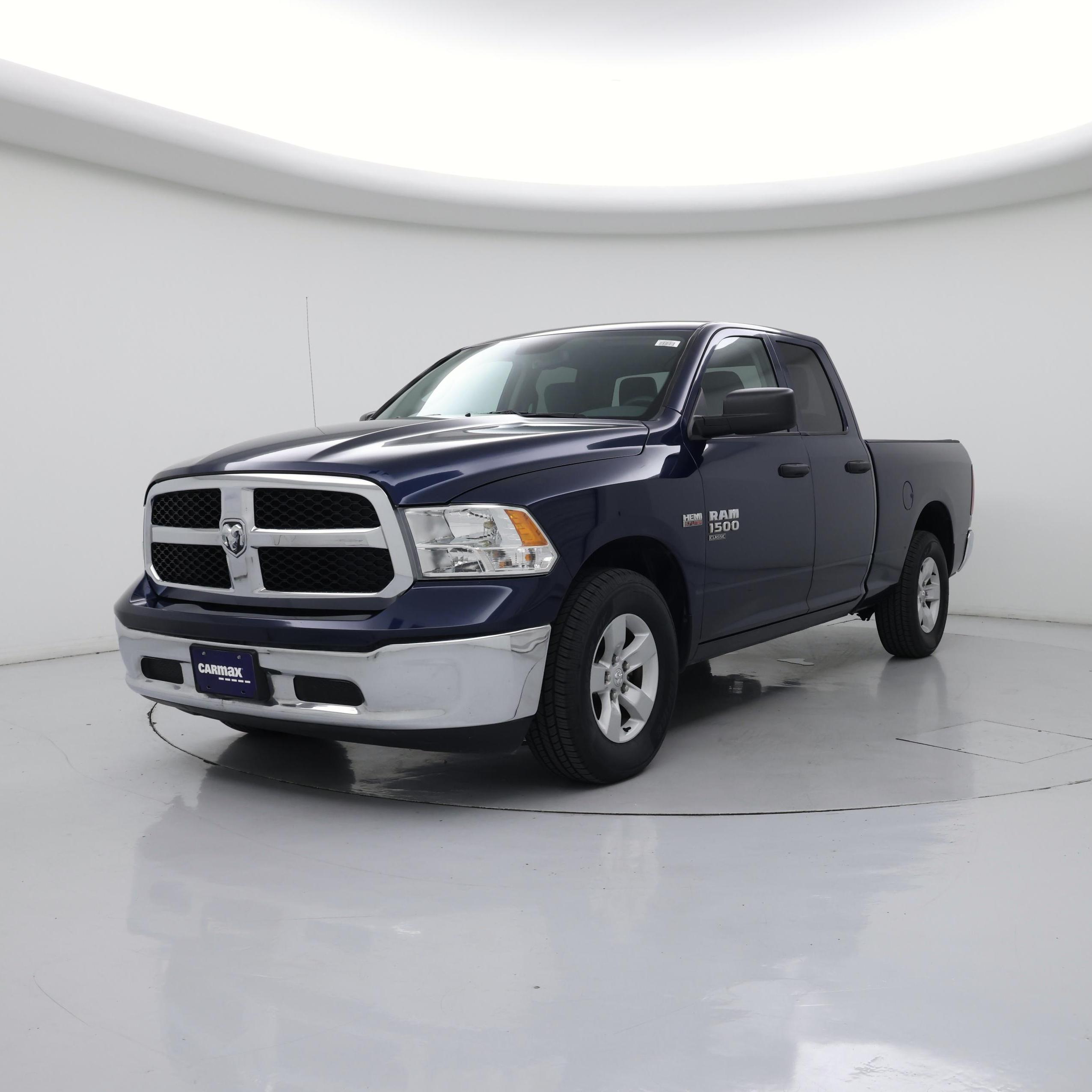 Thumbnail: 2019 RAM 1500 Classic - 4