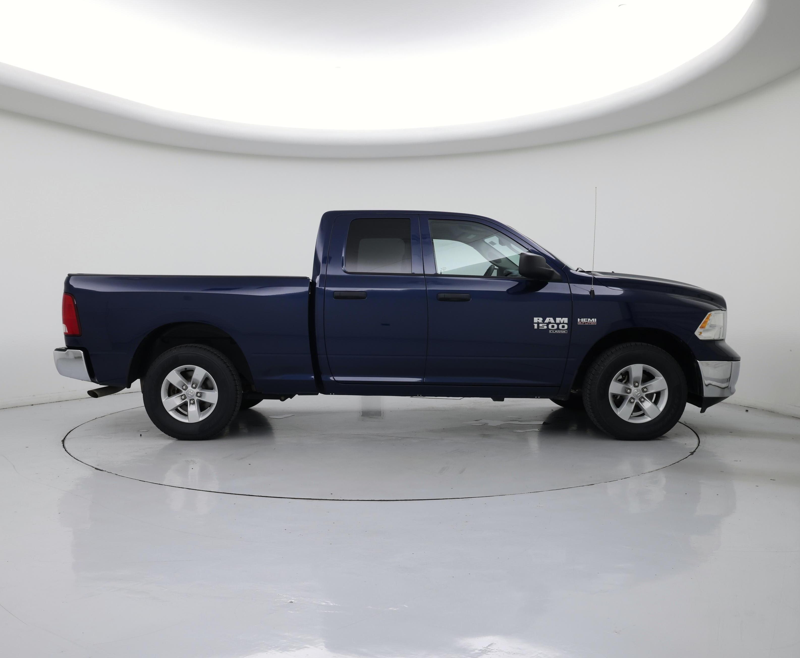Thumbnail: 2019 RAM 1500 Classic - 7