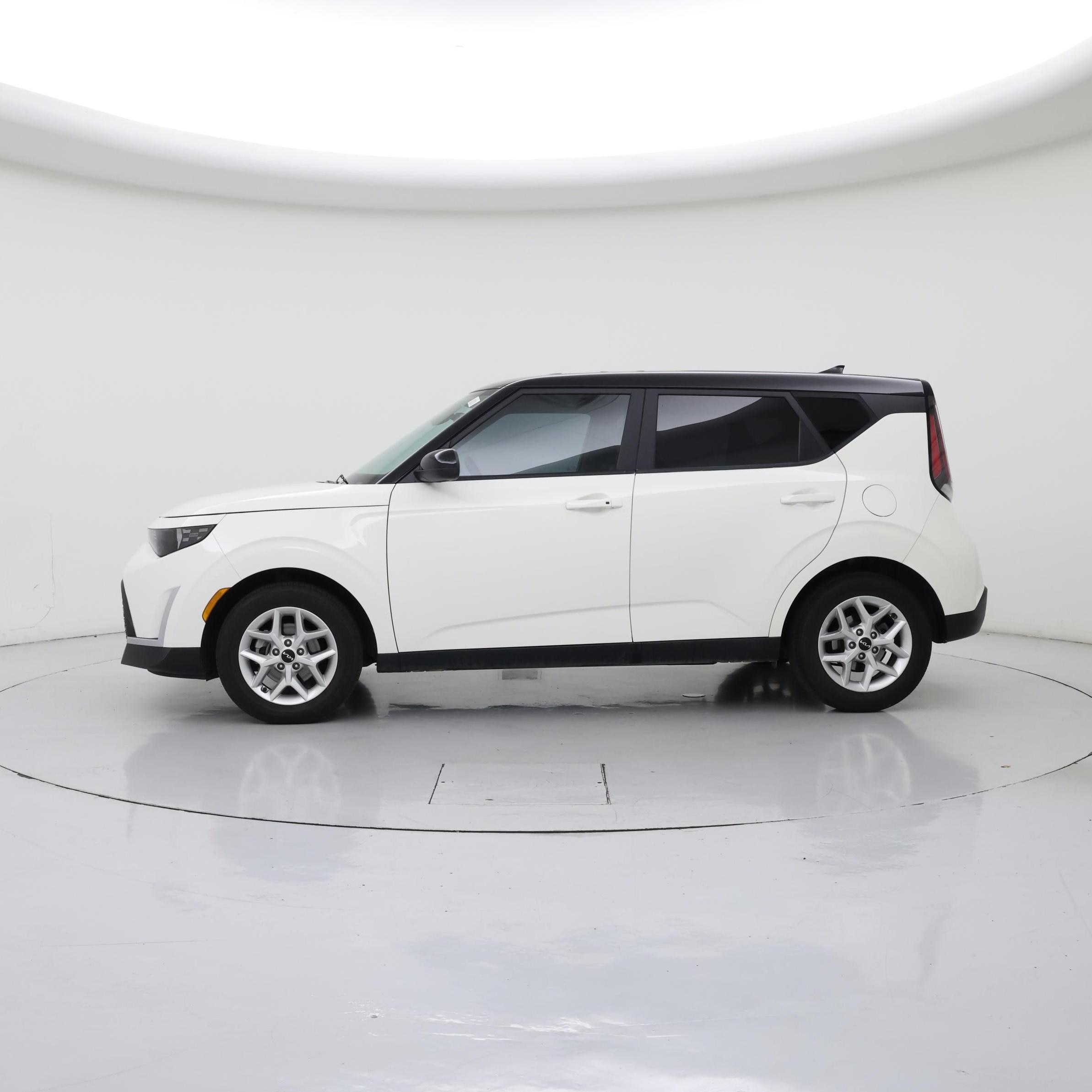 Thumbnail: 2023 Kia Soul - 3