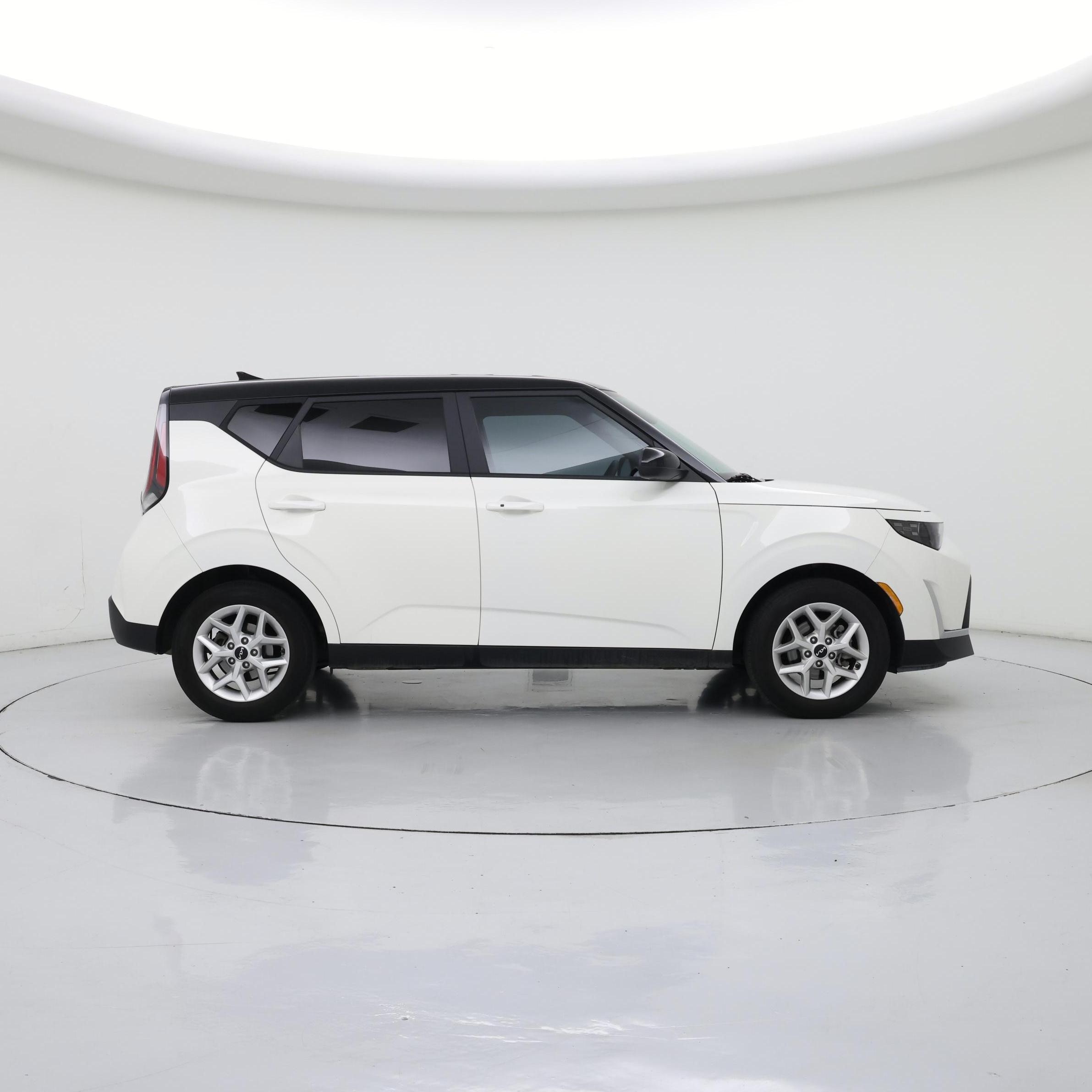 Thumbnail: 2023 Kia Soul - 7