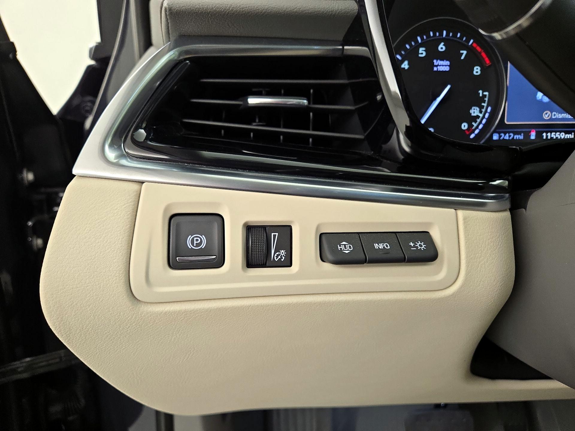 Thumbnail: 2023 Cadillac XT6 - 13