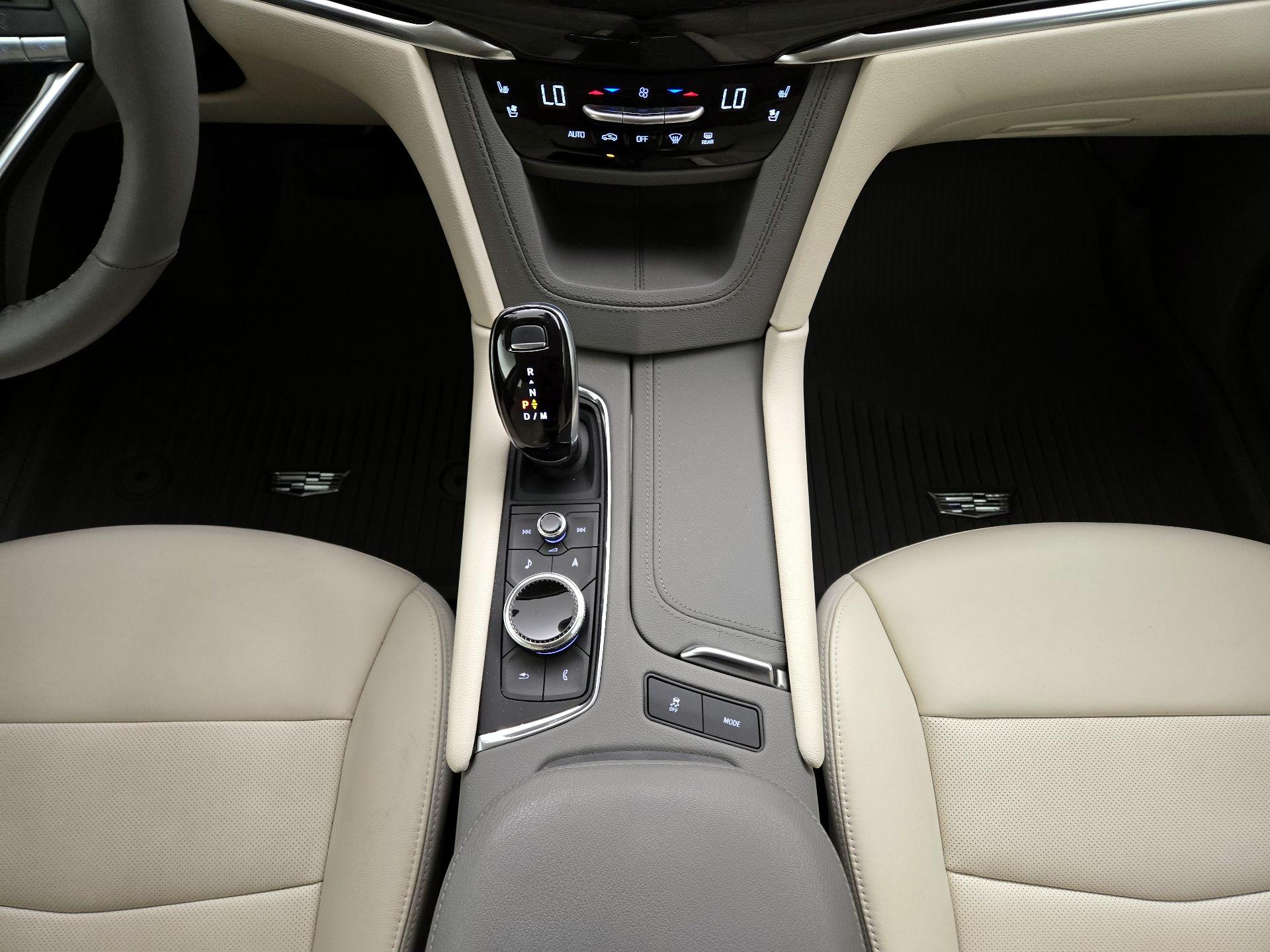 Thumbnail: 2023 Cadillac XT6 - 18