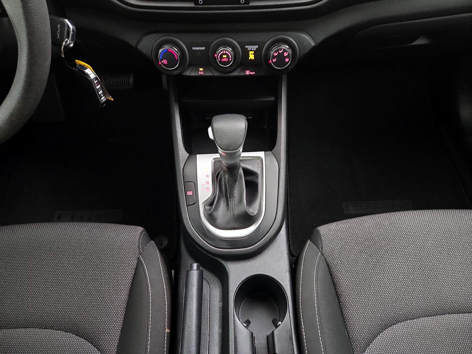 Thumbnail: 2022 Kia Forte - 17