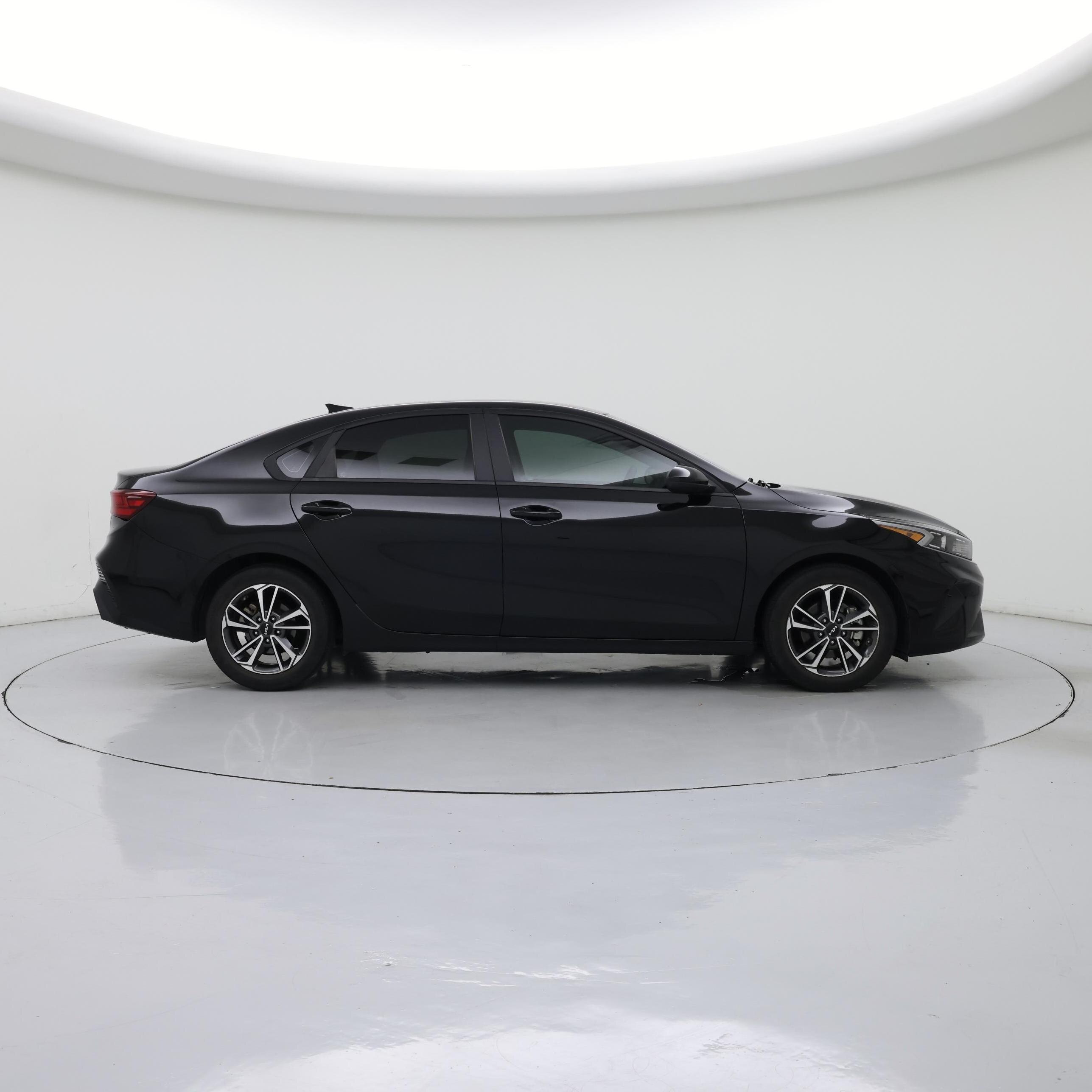 Thumbnail: 2022 Kia Forte - 7