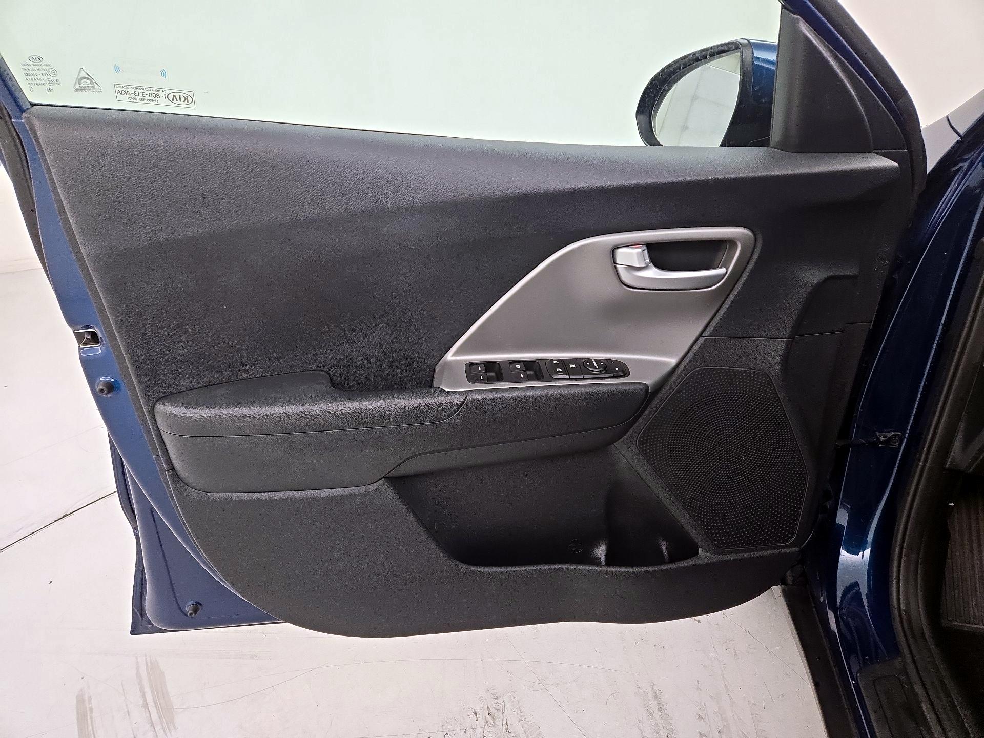 Thumbnail: 2019 Kia Niro - 12
