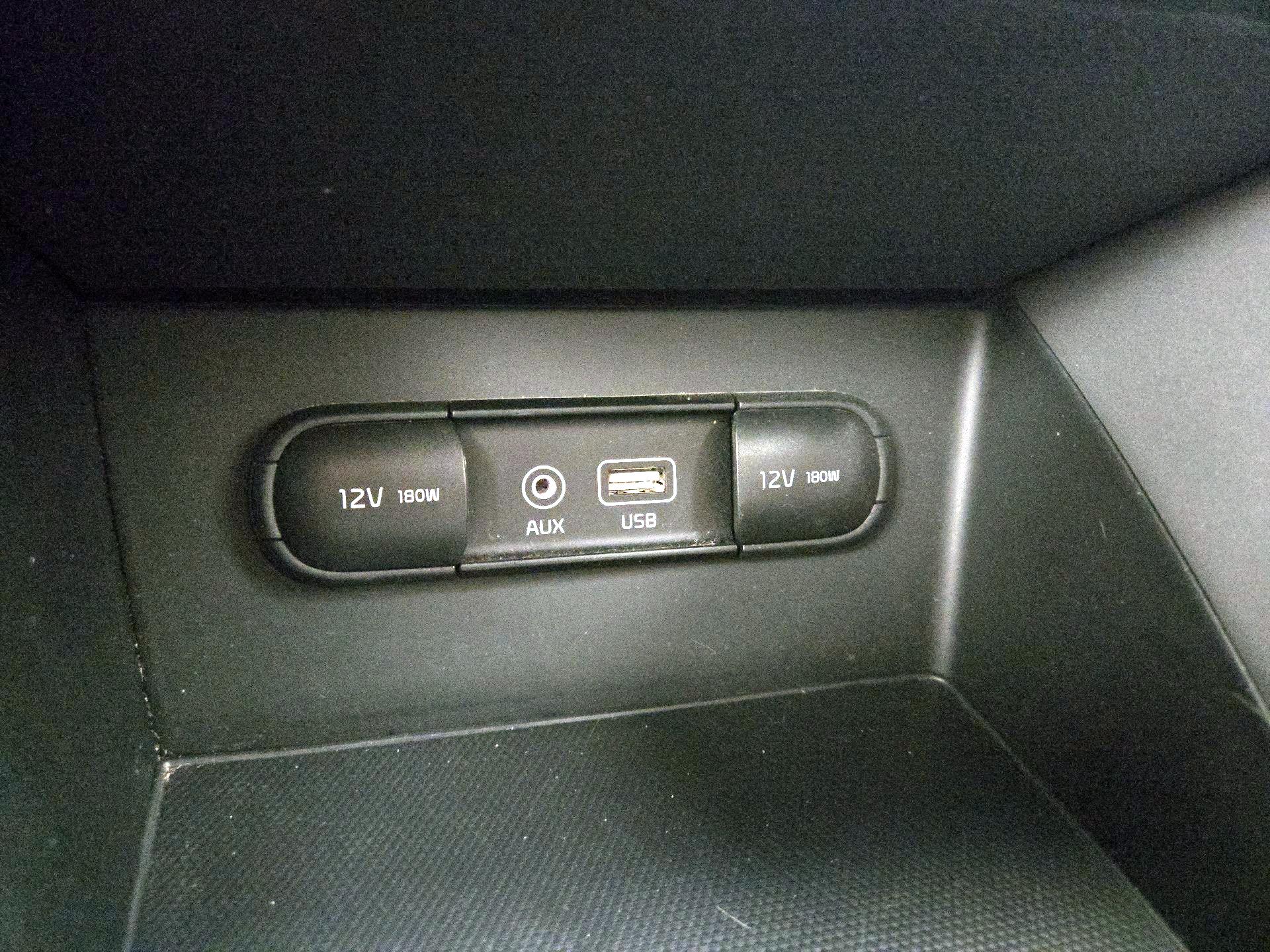 Thumbnail: 2019 Kia Niro - 18
