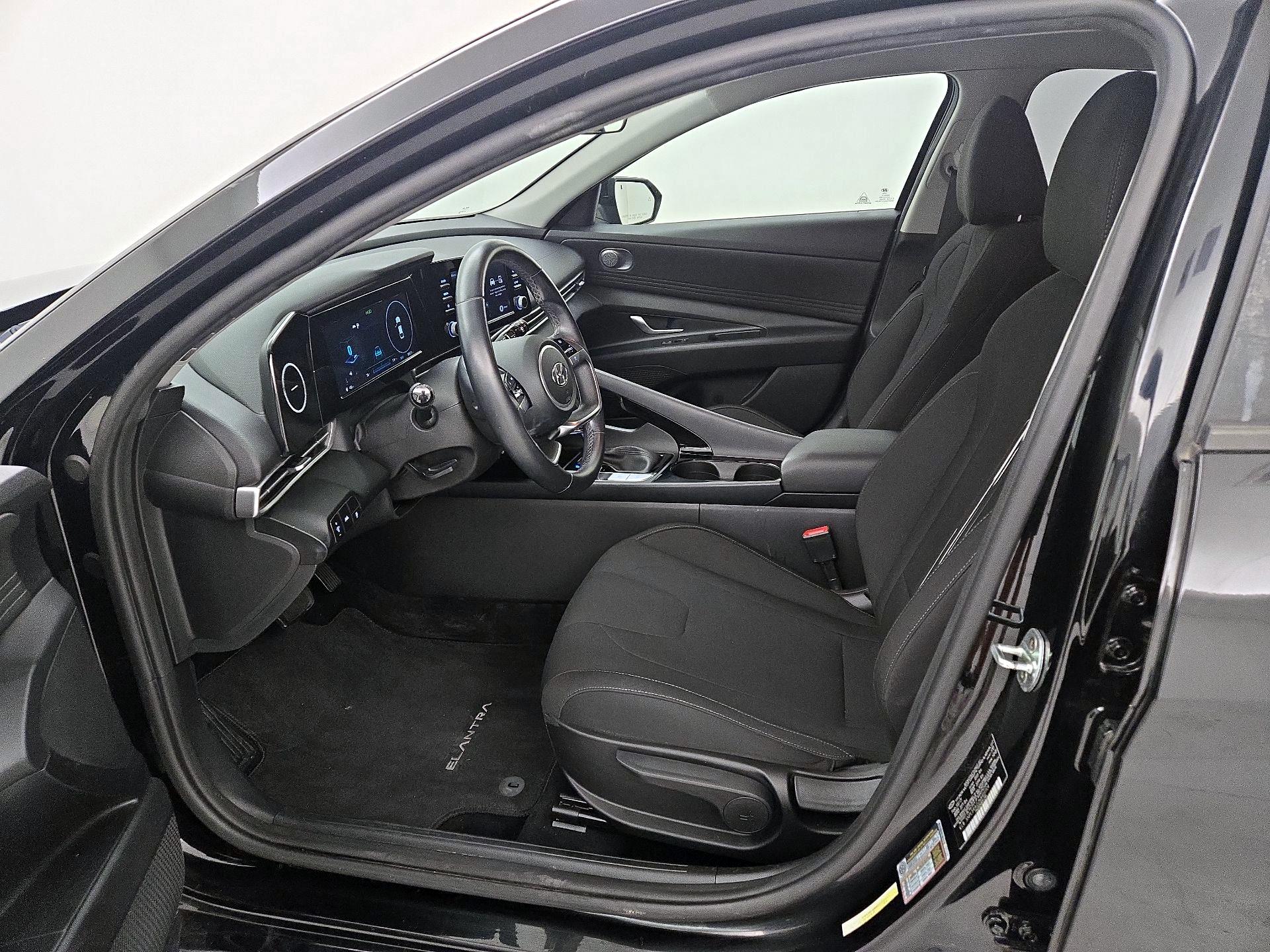 Thumbnail: 2021 Hyundai Elantra - 9