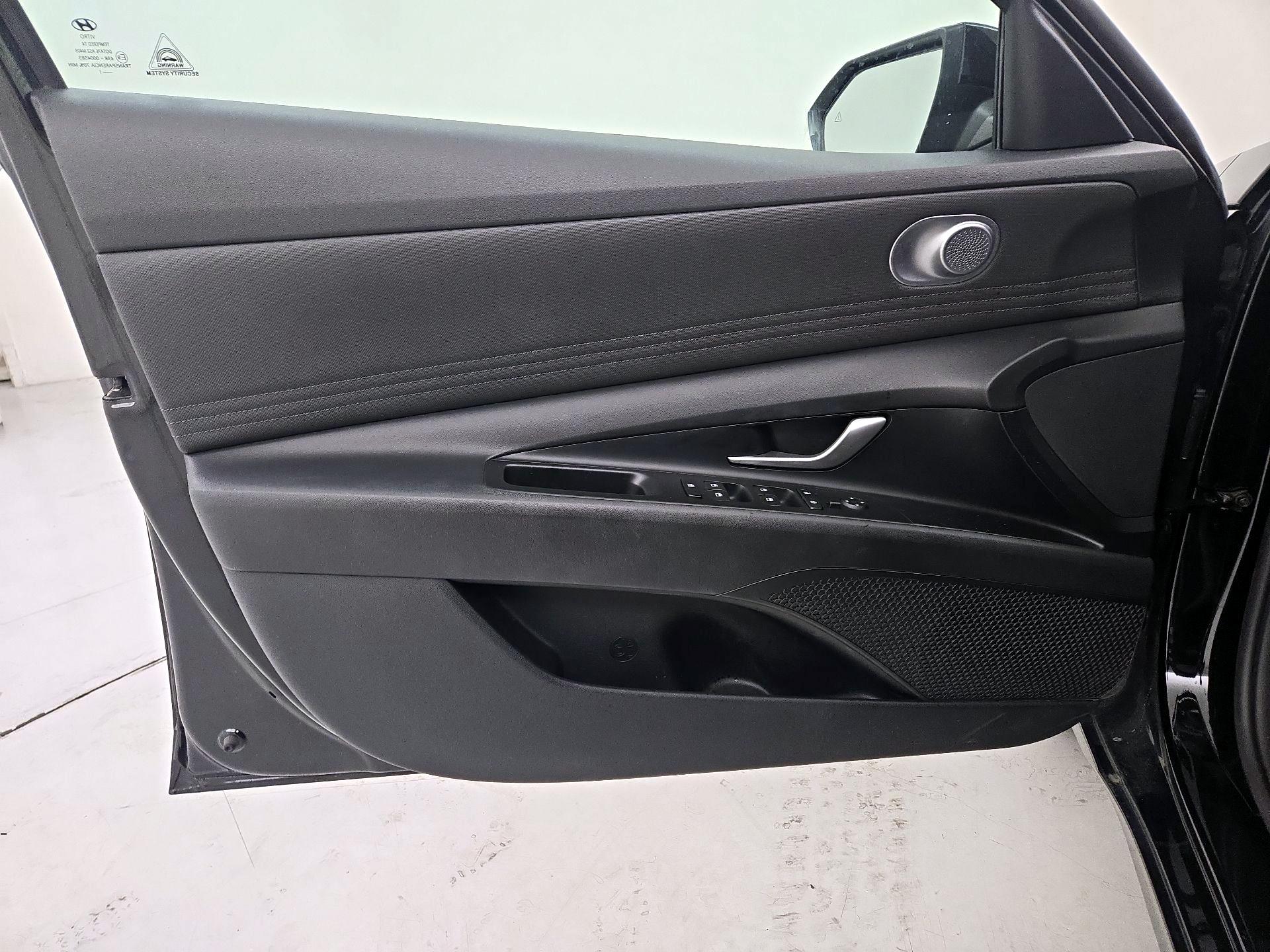 Thumbnail: 2021 Hyundai Elantra - 10