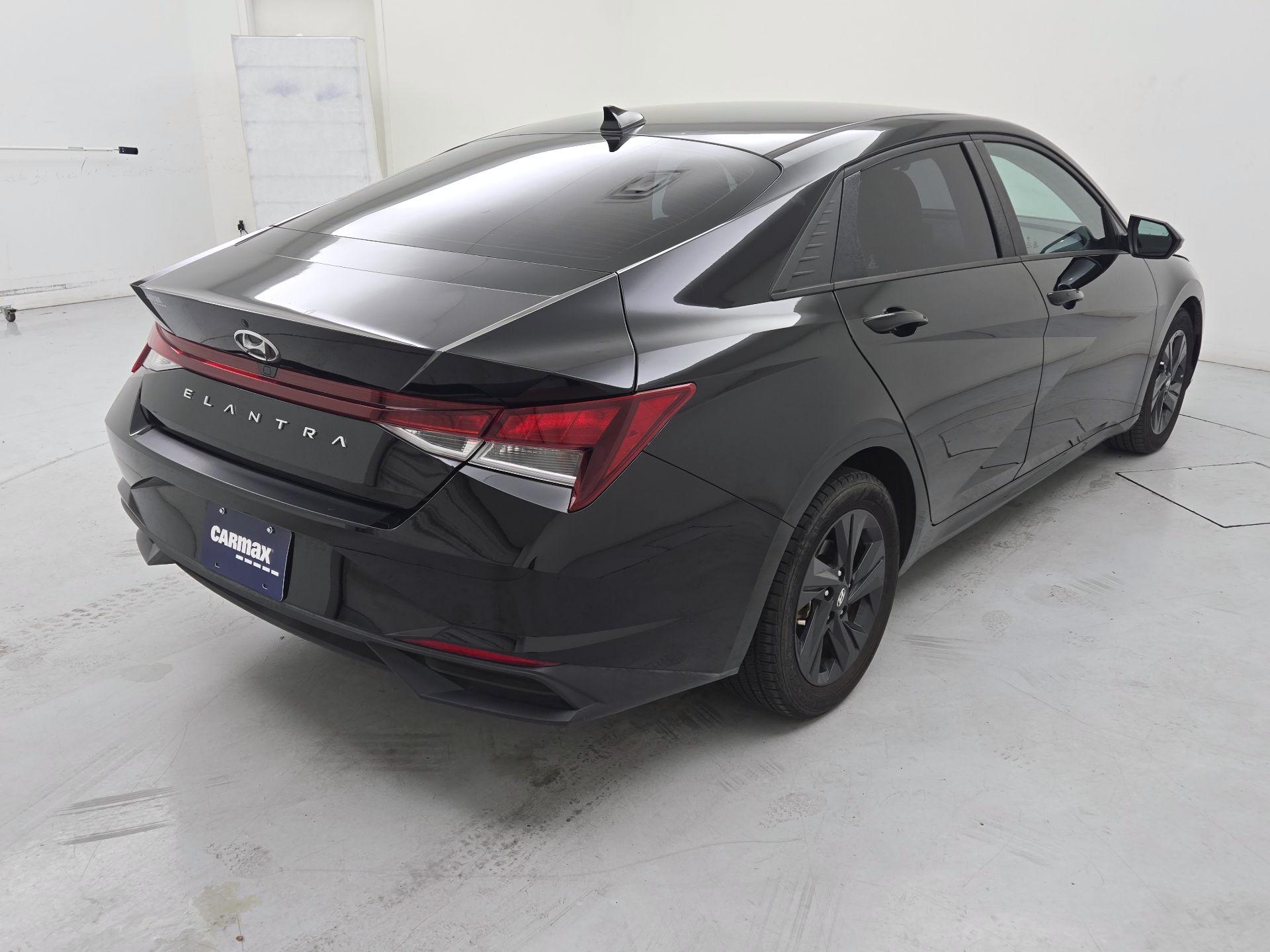 Thumbnail: 2021 Hyundai Elantra - 5
