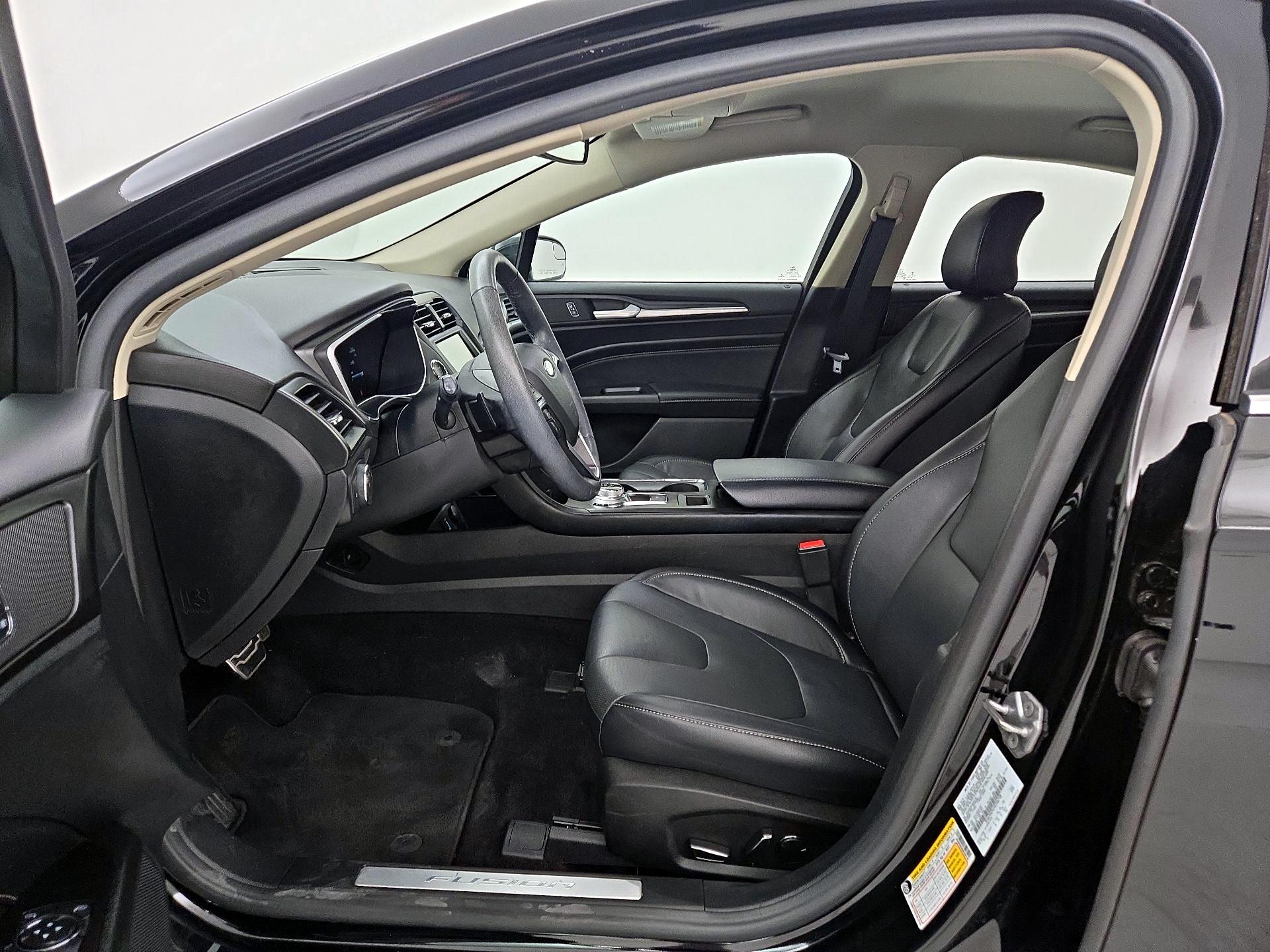 Thumbnail: 2017 Ford Fusion - 11