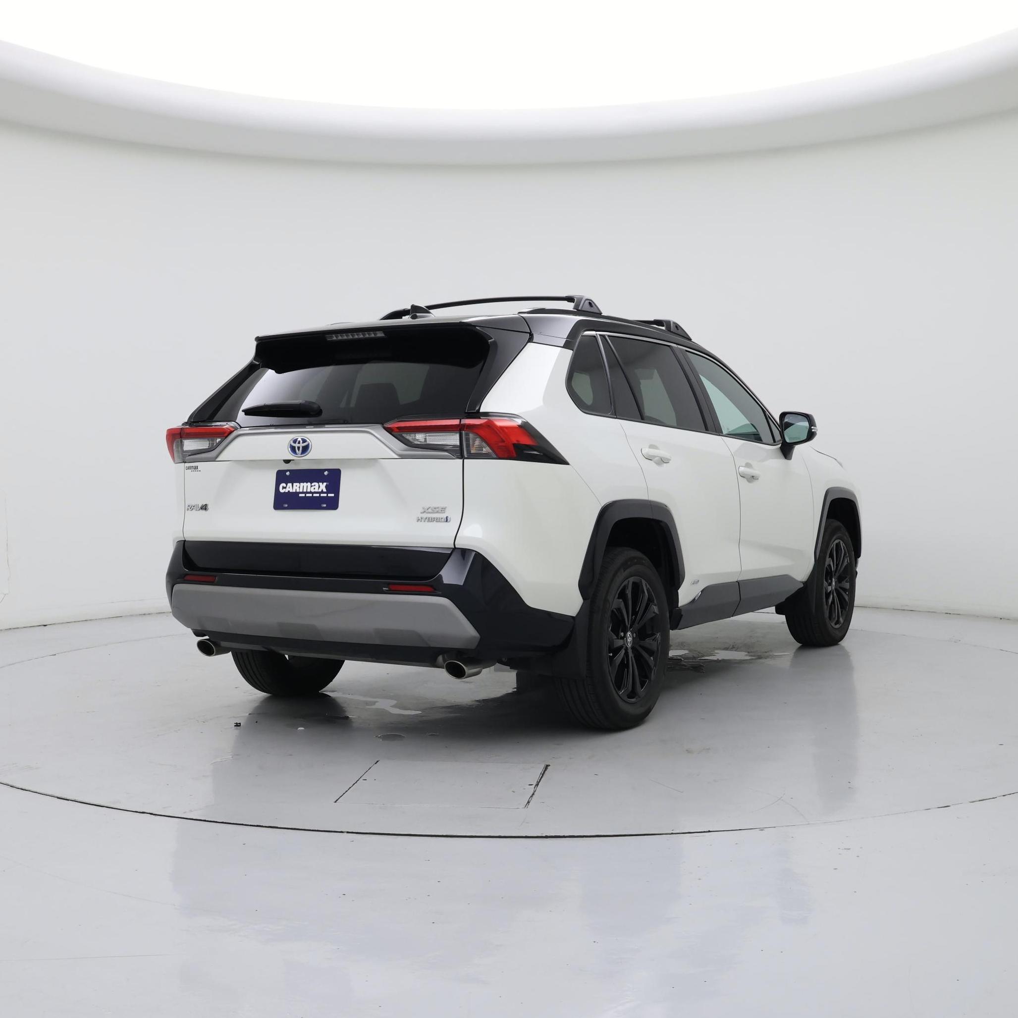 Thumbnail: 2022 Toyota RAV4 - 8