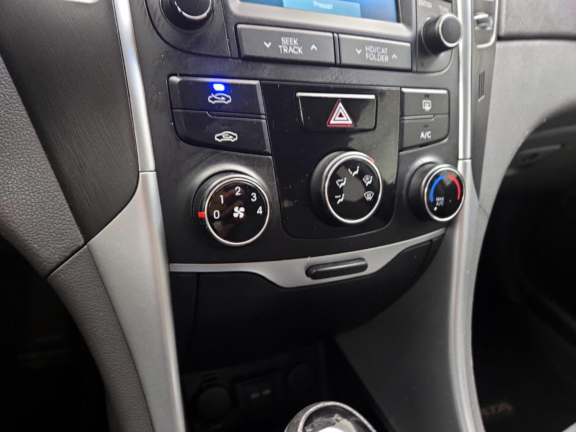 Thumbnail: 2014 Hyundai Sonata - 16