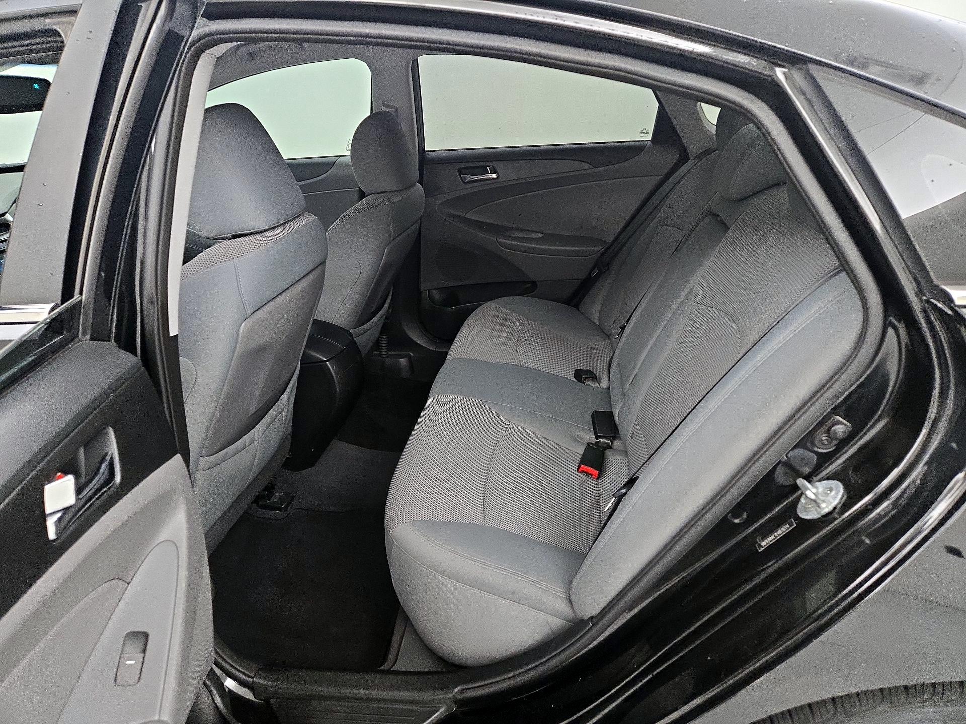 Thumbnail: 2014 Hyundai Sonata - 19