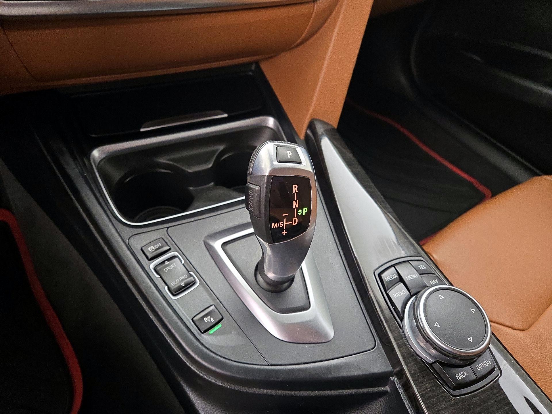 Thumbnail: 2015 BMW 3 Series - 18
