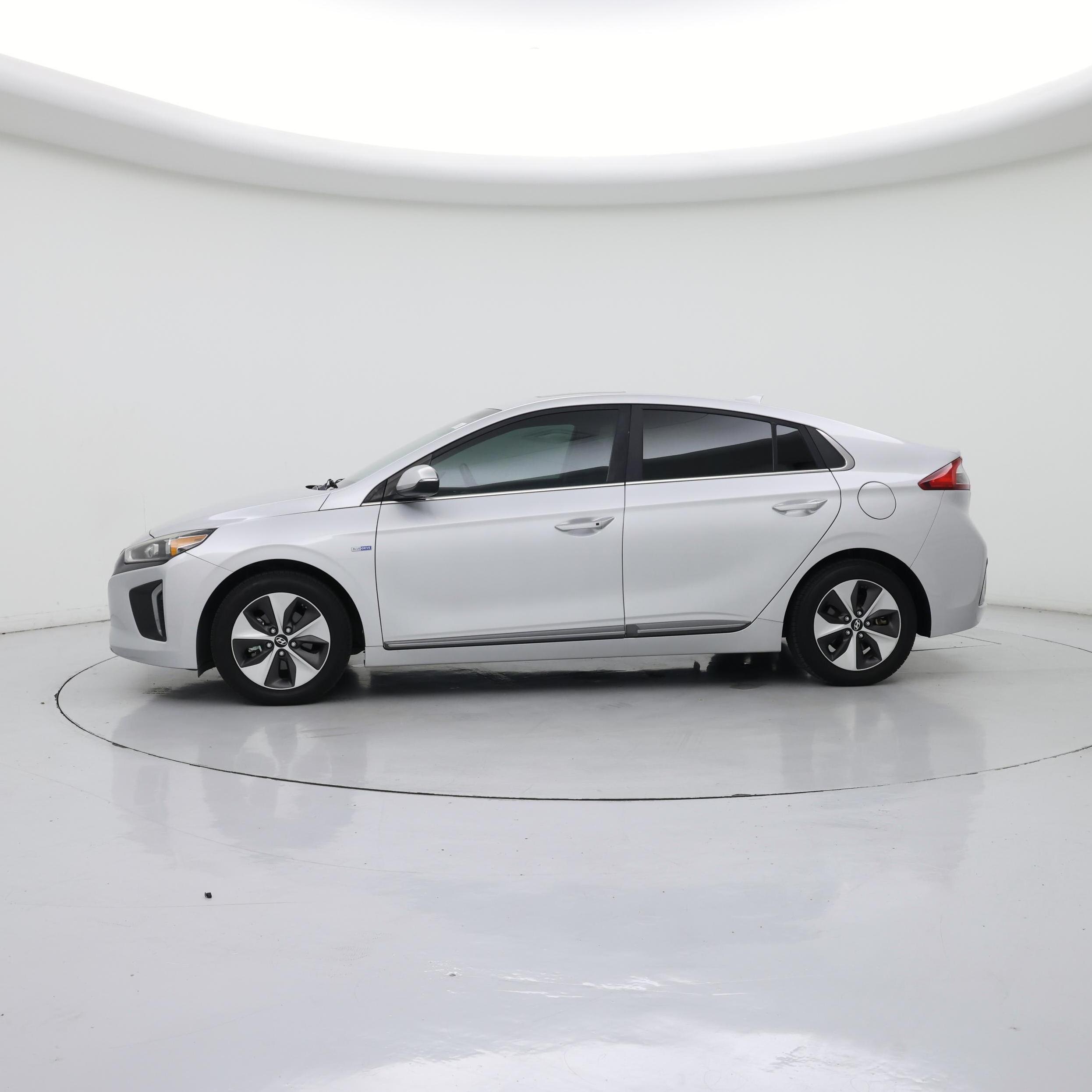 Thumbnail: 2019 Hyundai Ioniq - 3