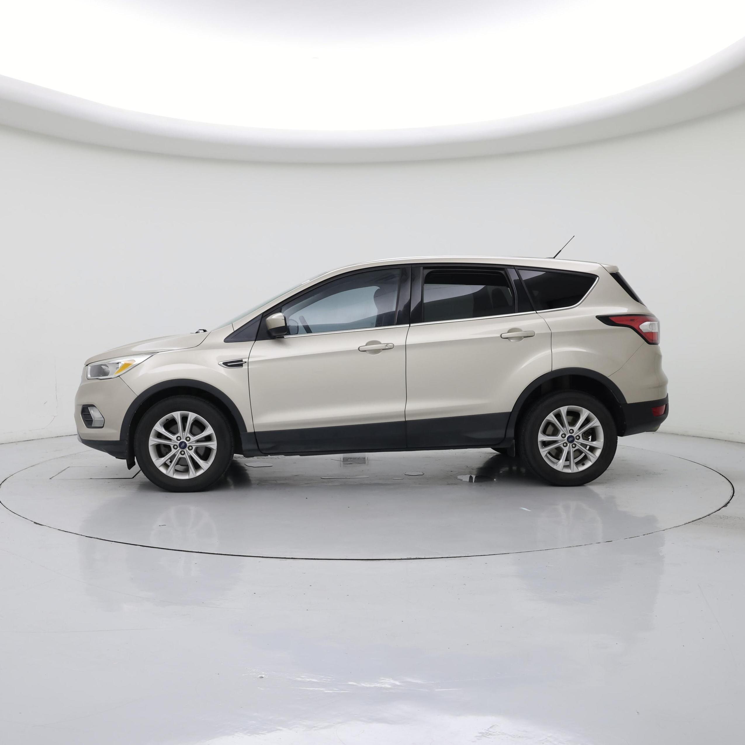 Thumbnail: 2017 Ford Escape - 3