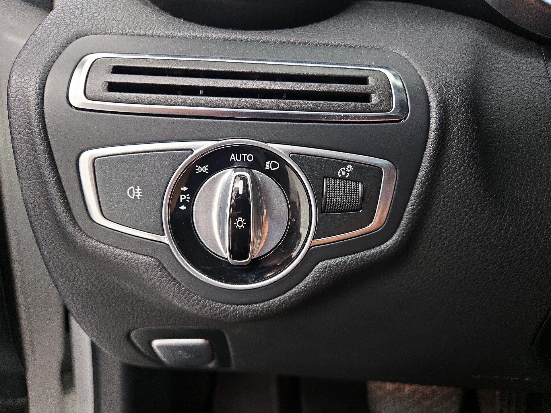 Thumbnail: 2016 Mercedes-Benz C-Class - 11