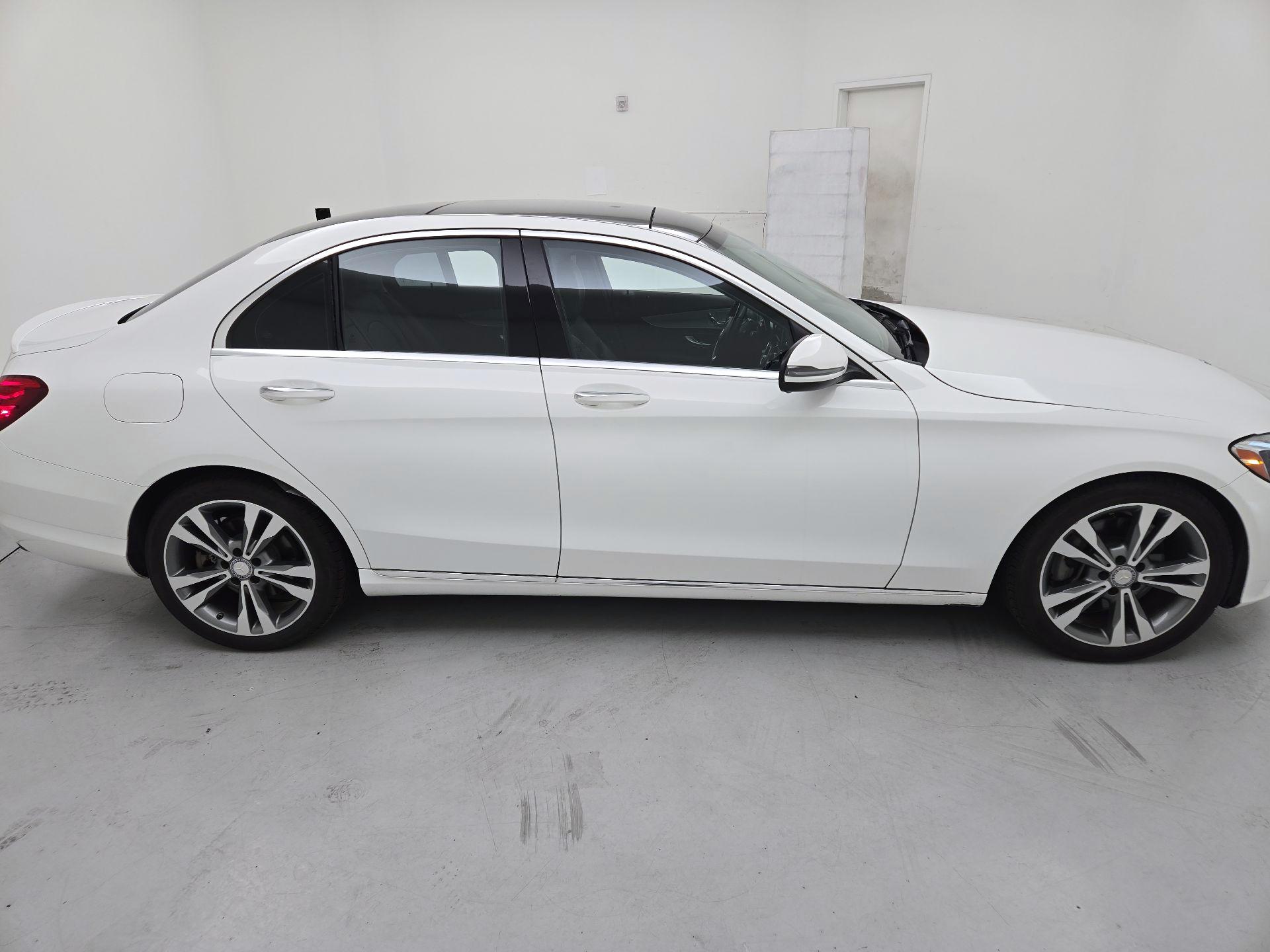 Thumbnail: 2016 Mercedes-Benz C-Class - 4
