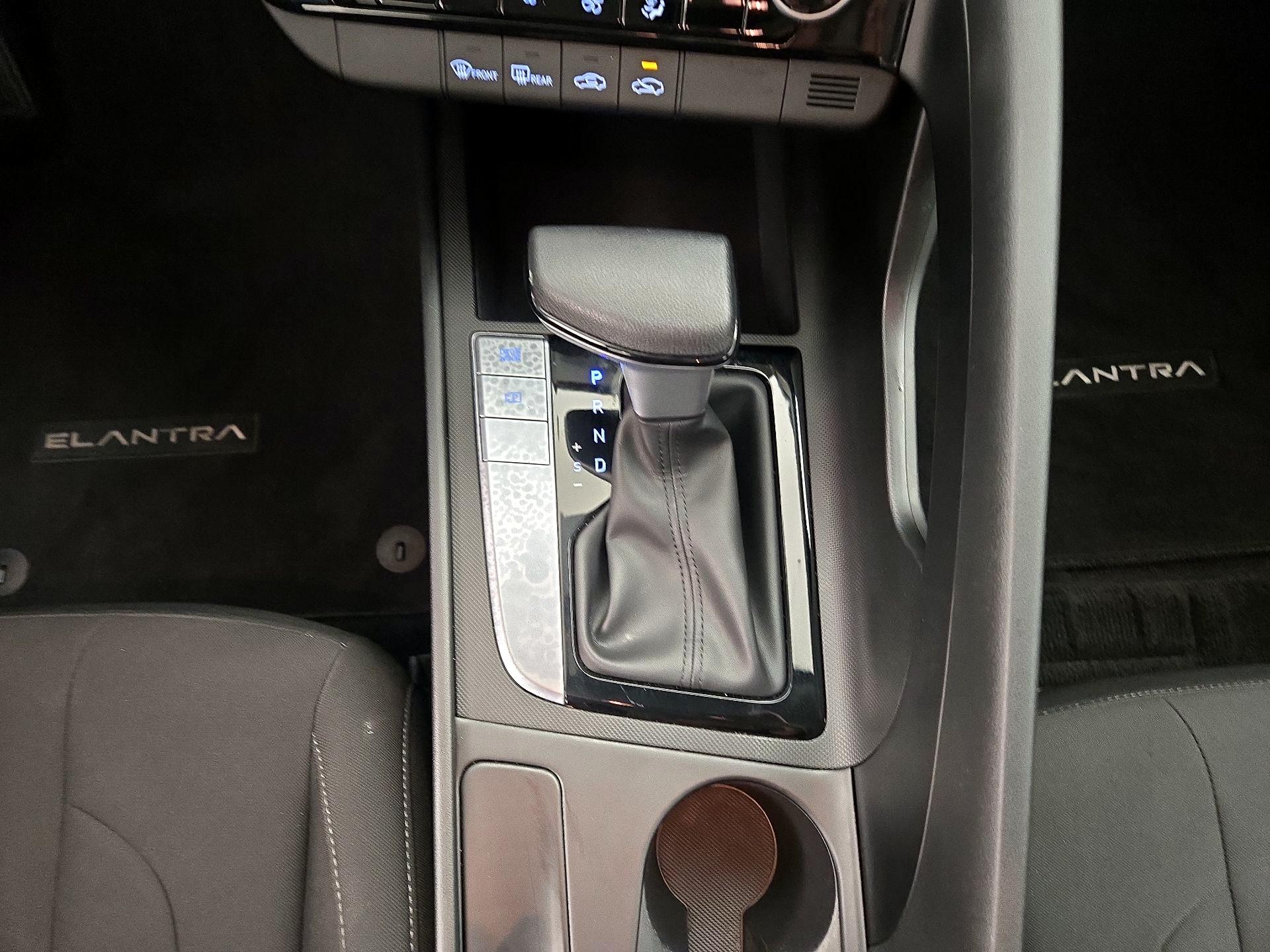 Thumbnail: 2023 Hyundai Elantra - 17
