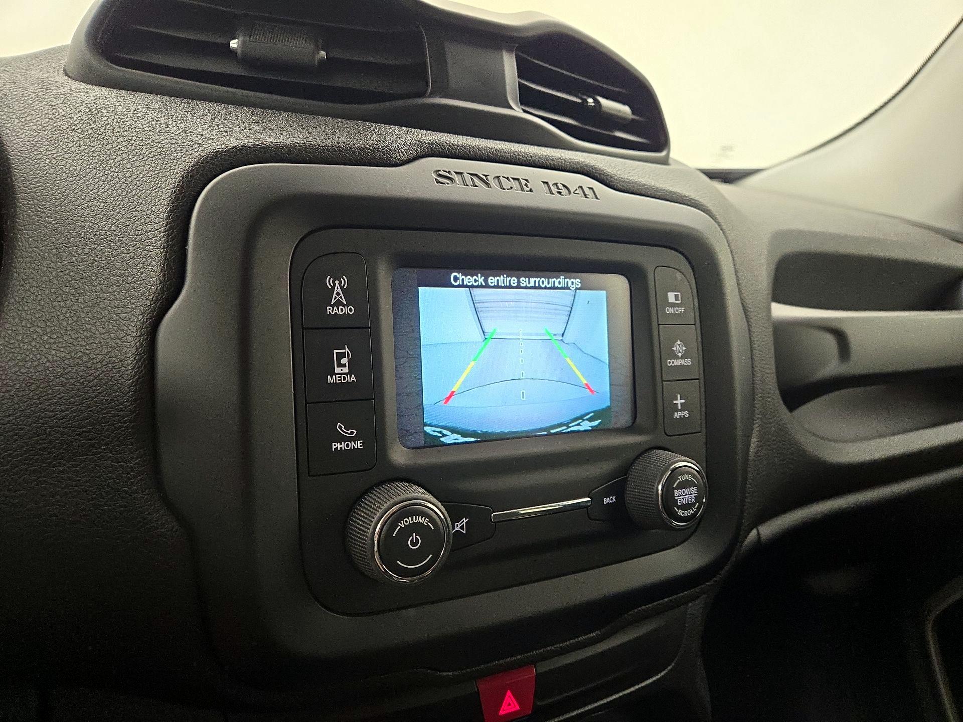 Thumbnail: 2016 Jeep Renegade - 14