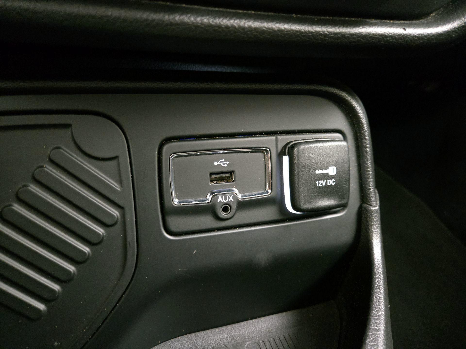 Thumbnail: 2016 Jeep Renegade - 18