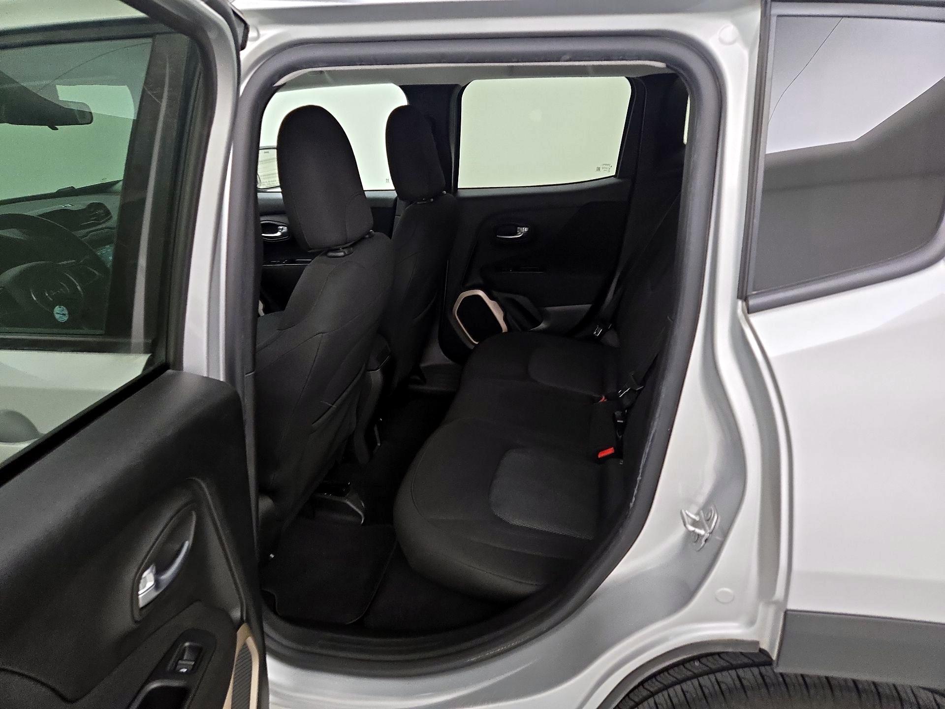 Thumbnail: 2016 Jeep Renegade - 19