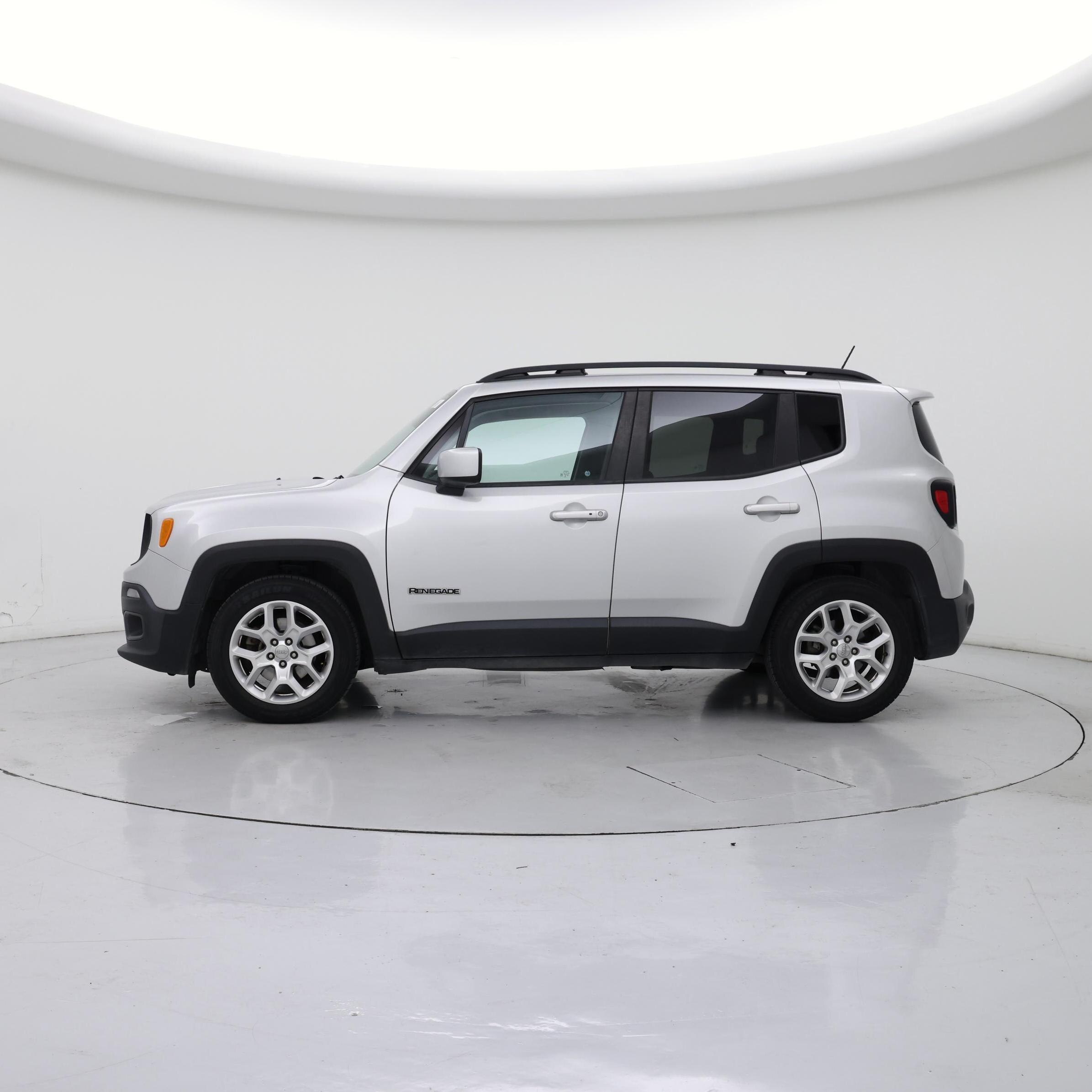 Thumbnail: 2016 Jeep Renegade - 3