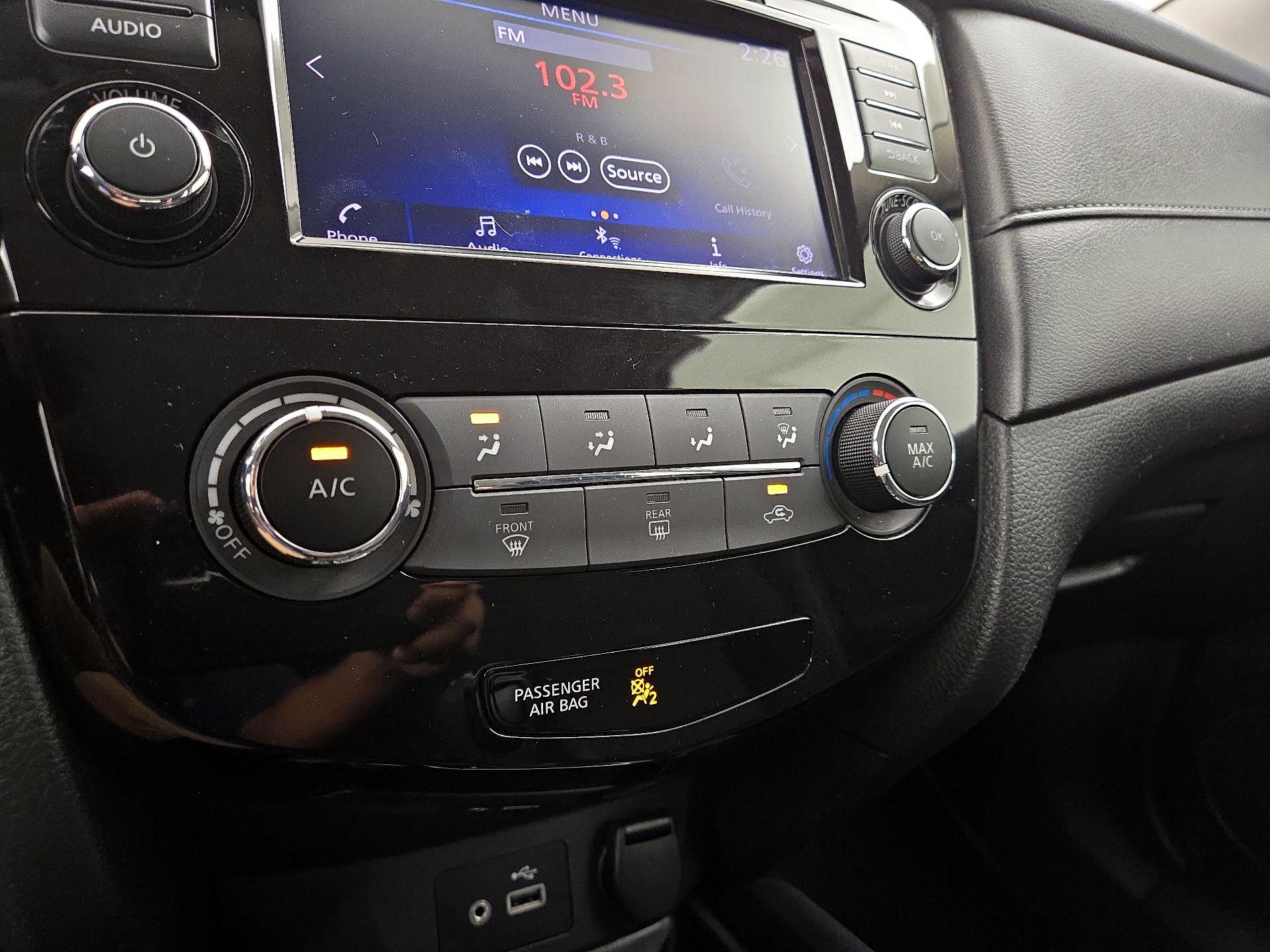 Thumbnail: 2018 Nissan Rogue - 16