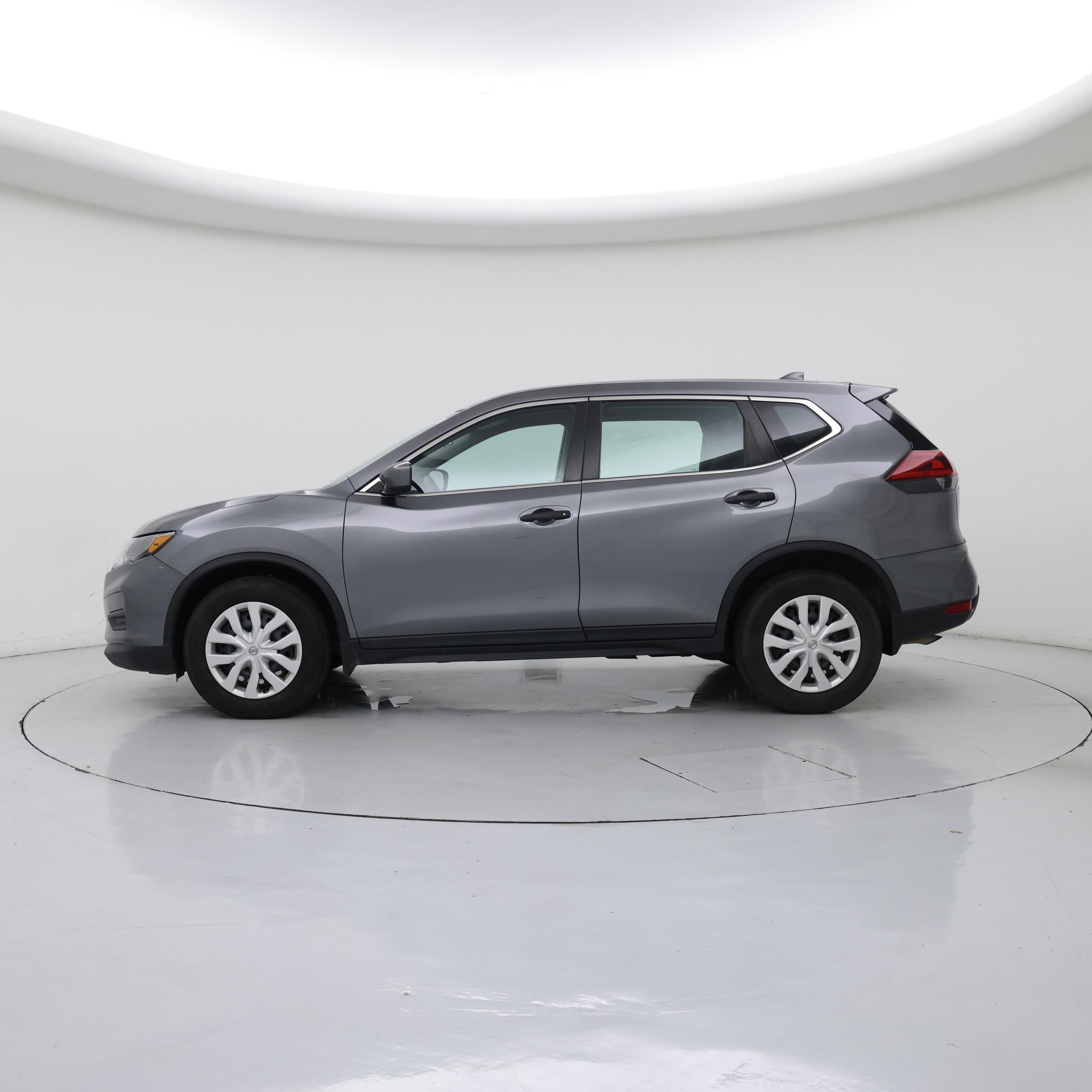 Thumbnail: 2018 Nissan Rogue - 3
