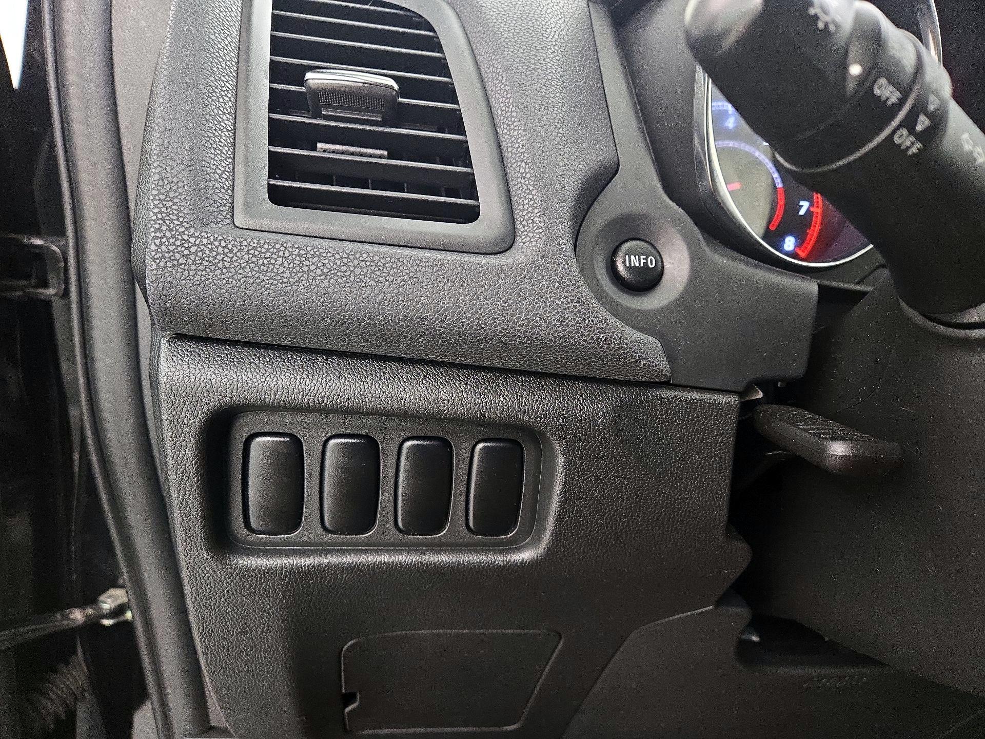 Thumbnail: 2020 Mitsubishi Outlander Sport - 13
