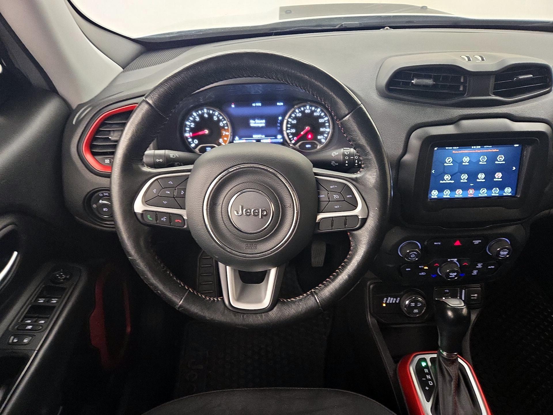 Thumbnail: 2018 Jeep Renegade - 10