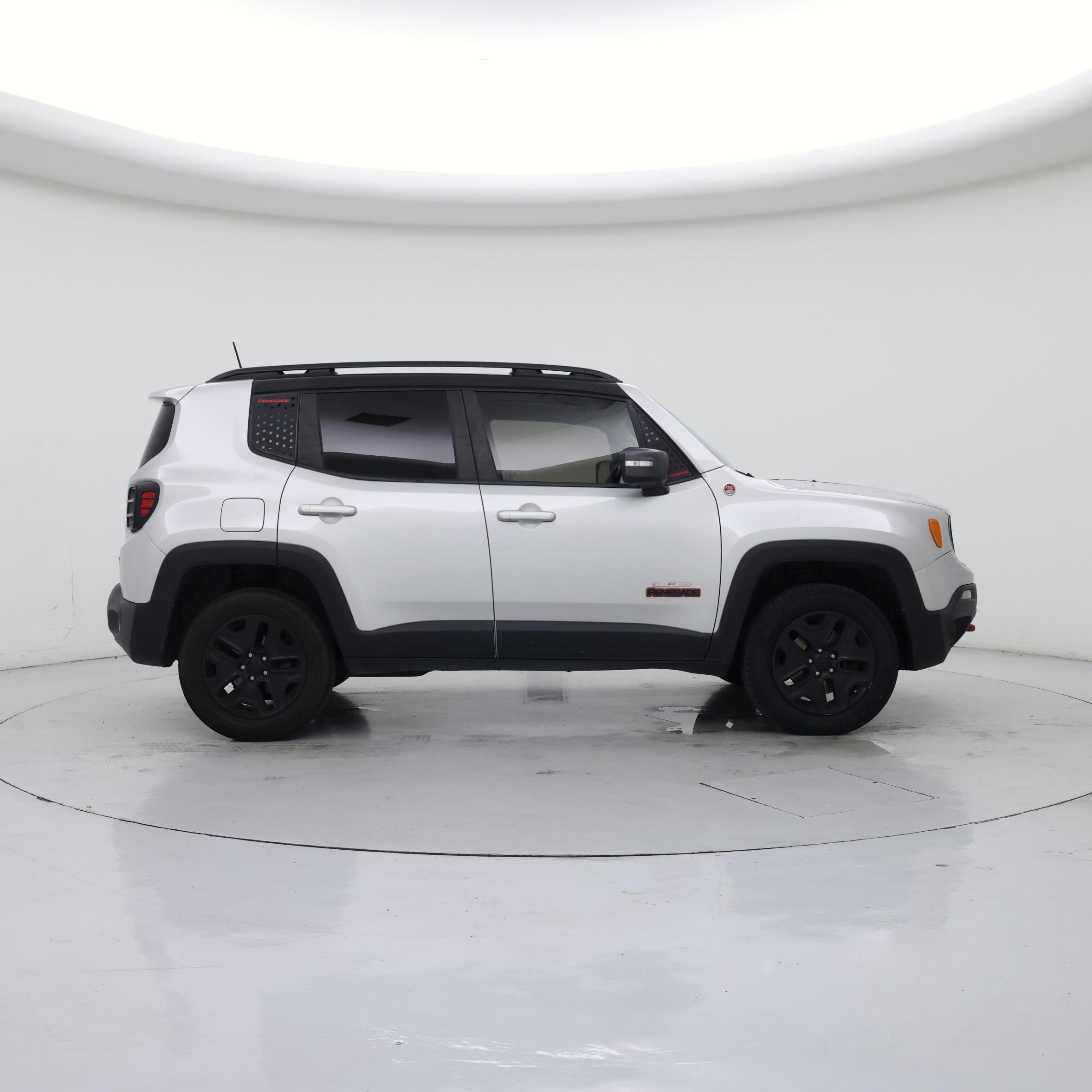 Thumbnail: 2018 Jeep Renegade - 7