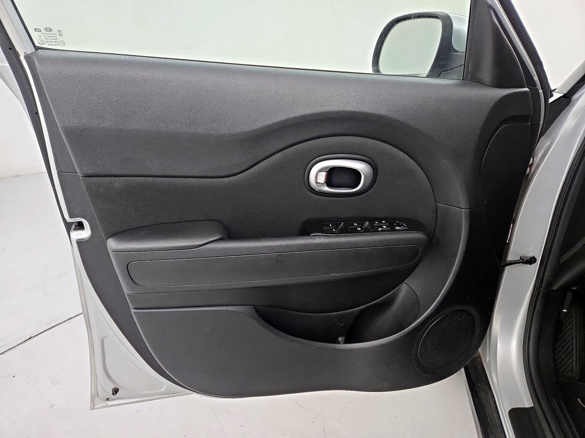 Thumbnail: 2014 Kia Soul - 12