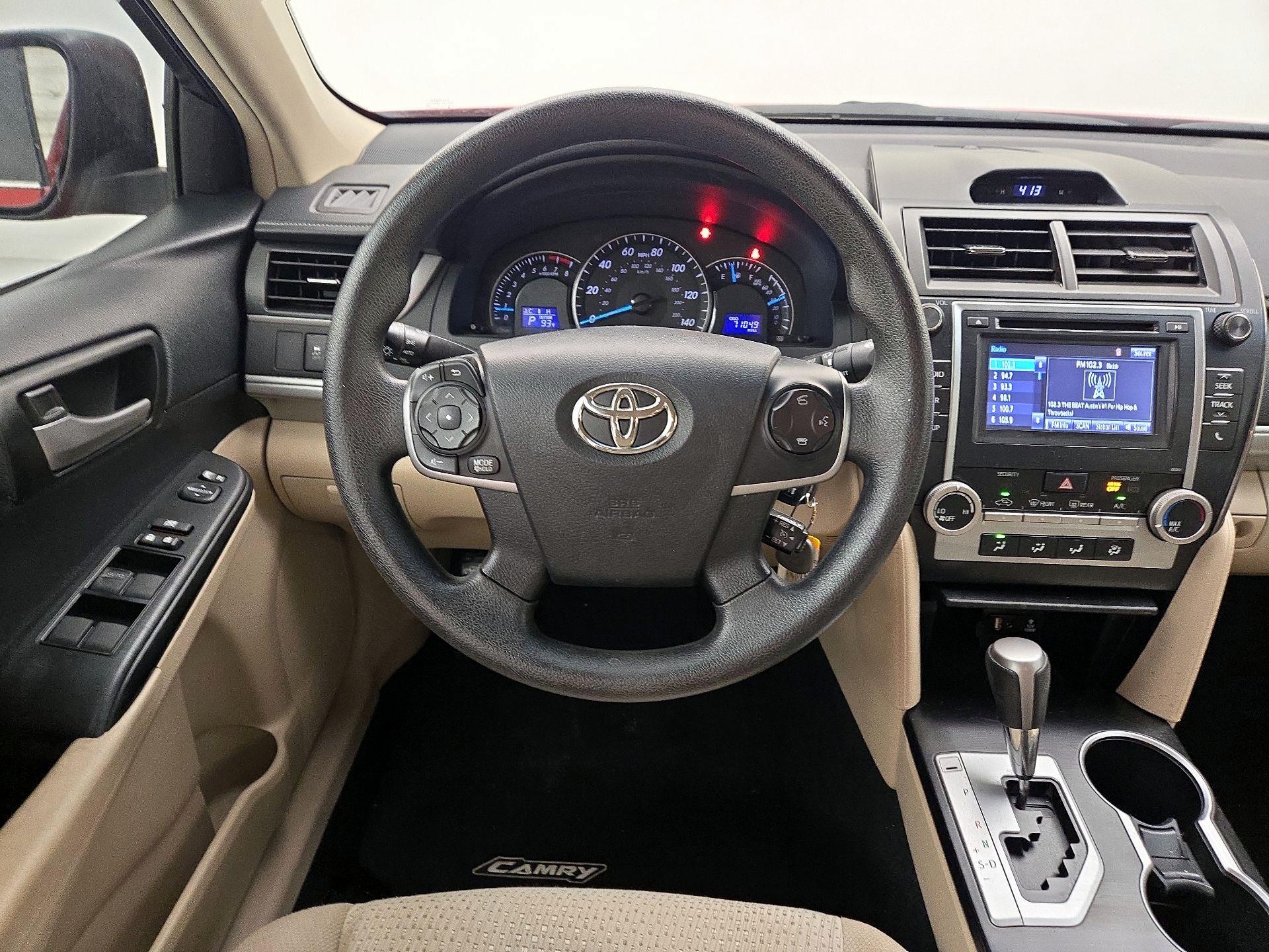 Thumbnail: 2014 Toyota Camry - 10