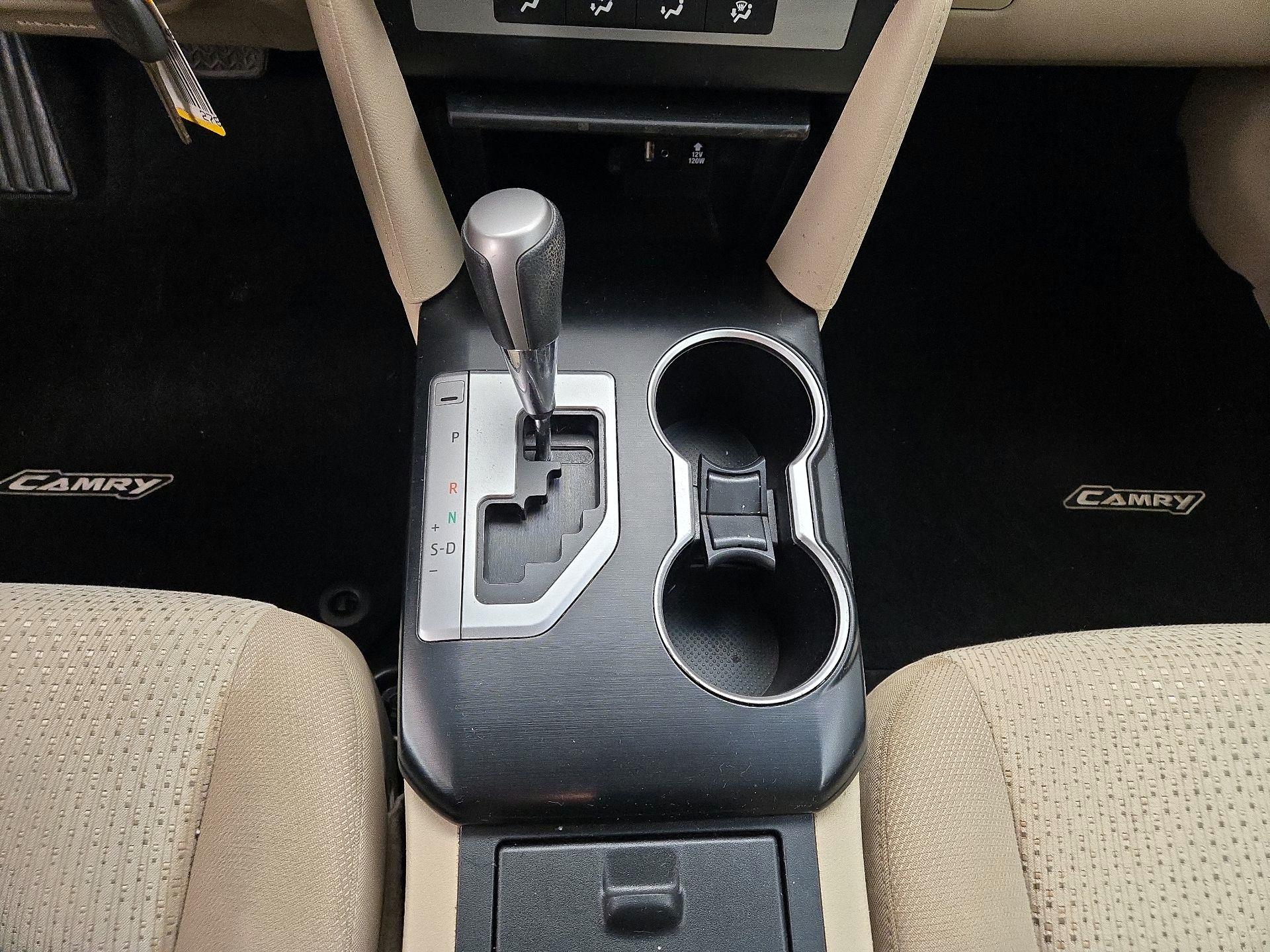 Thumbnail: 2014 Toyota Camry - 17
