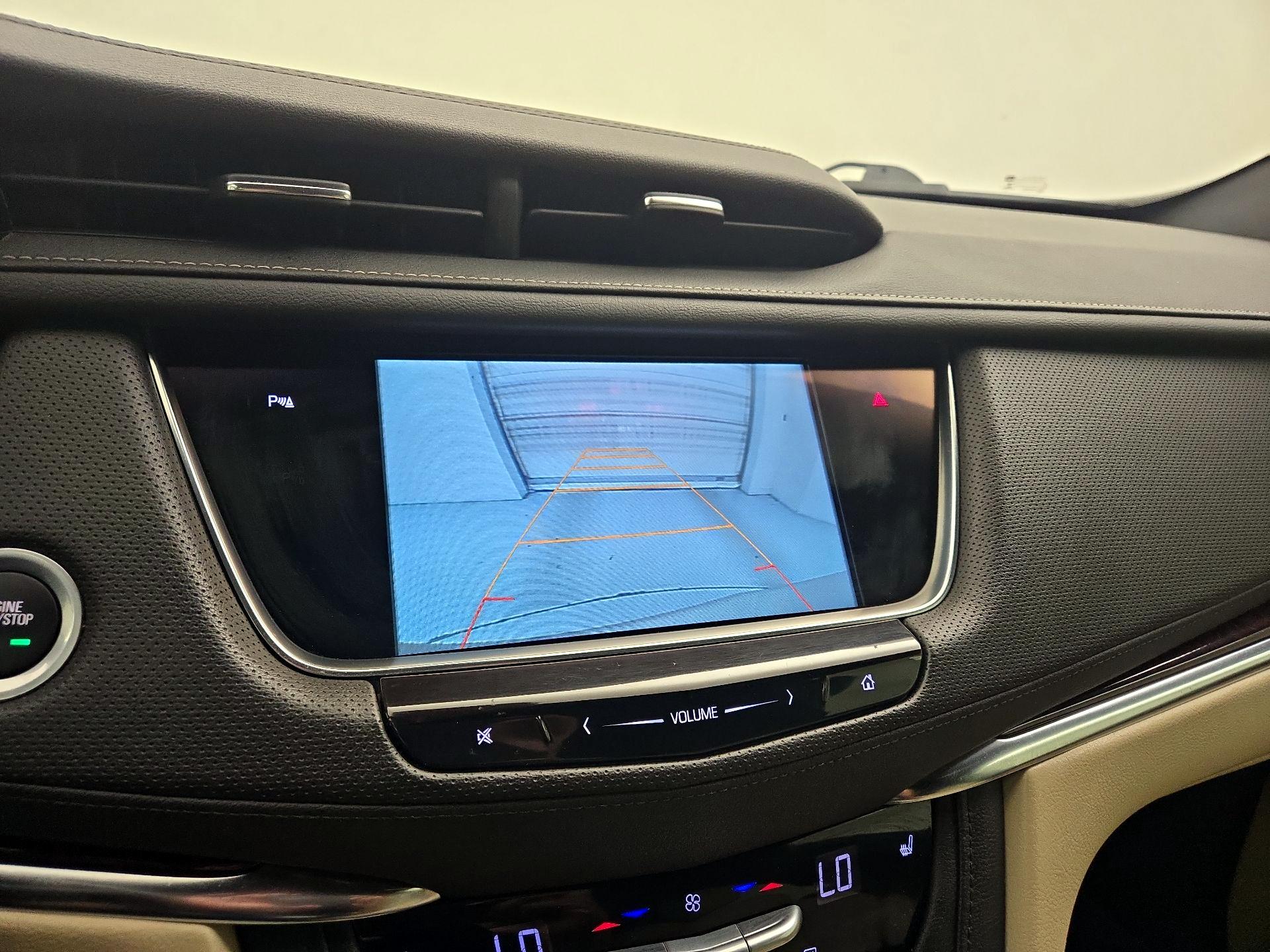 Thumbnail: 2017 Cadillac XT5 - 15