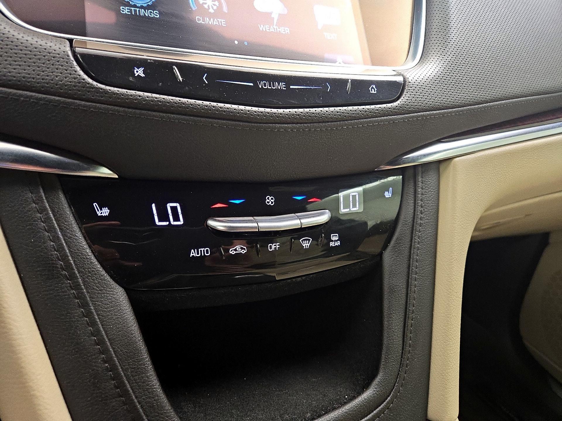 Thumbnail: 2017 Cadillac XT5 - 17