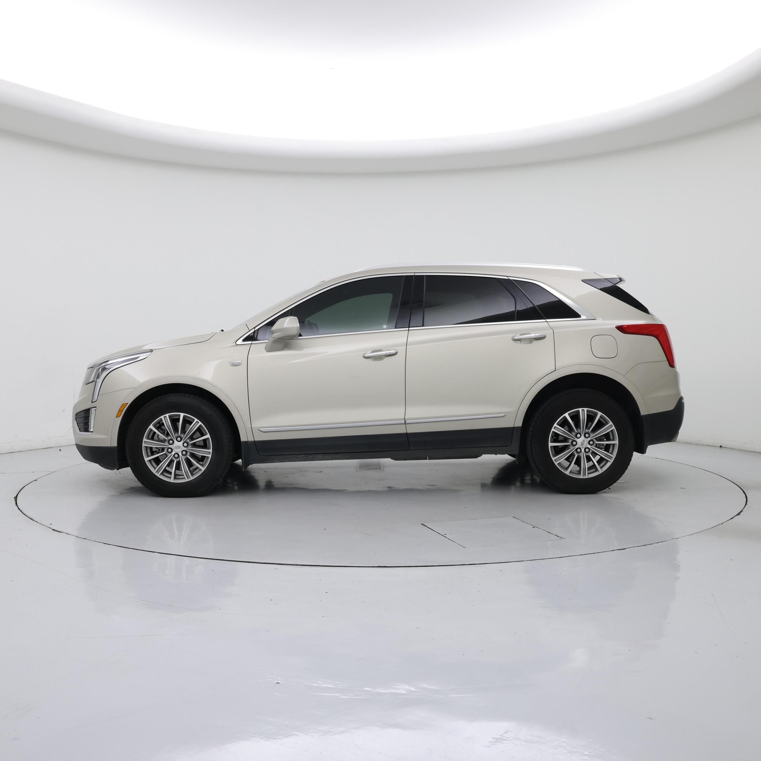 Thumbnail: 2017 Cadillac XT5 - 3