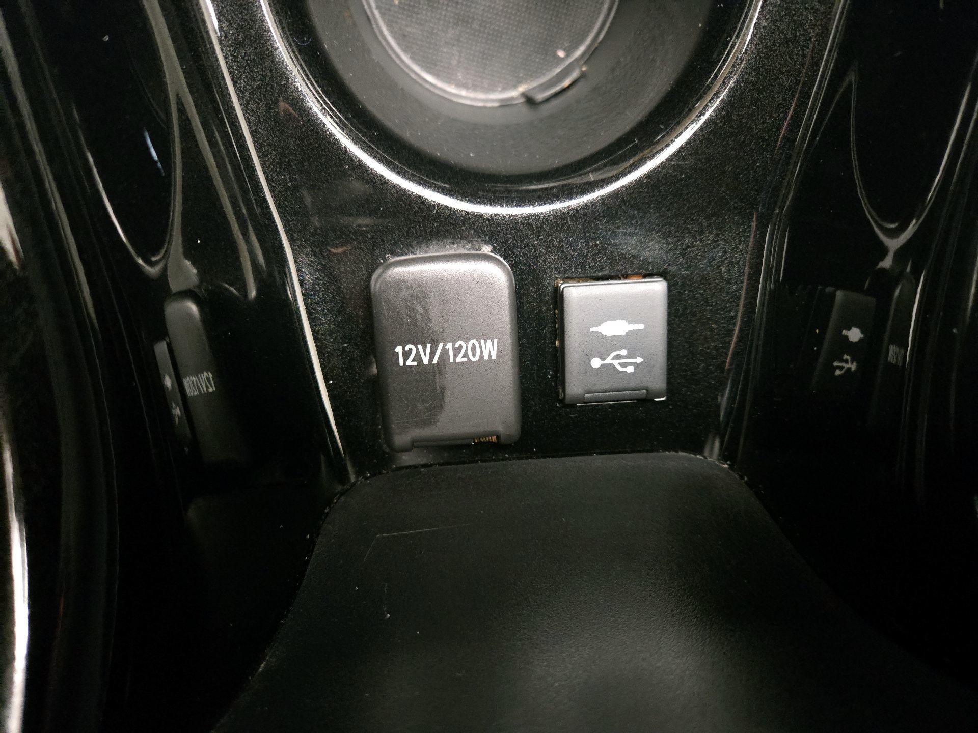Thumbnail: 2019 Toyota Prius - 18