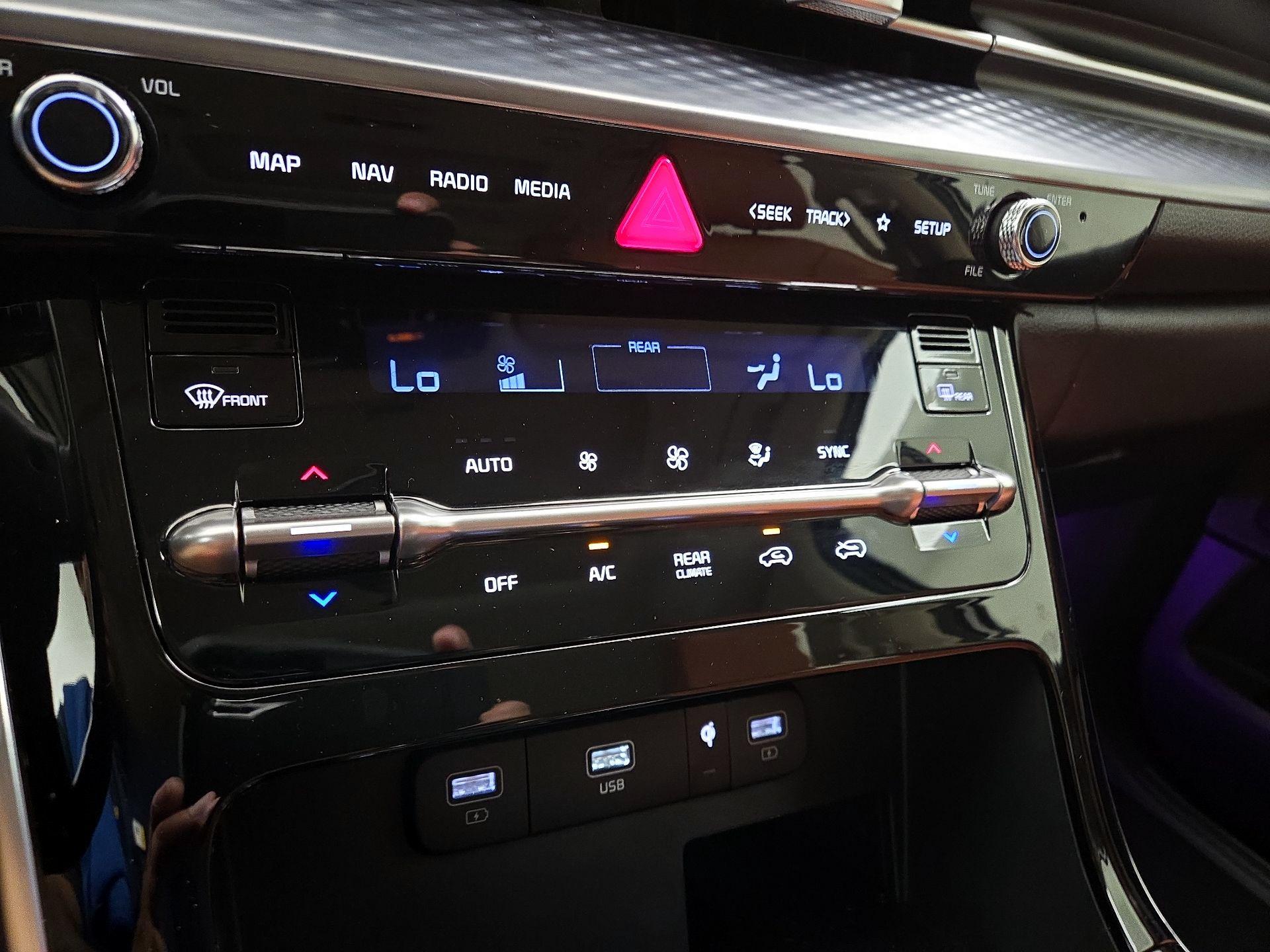 Thumbnail: 2024 Kia Carnival - 17