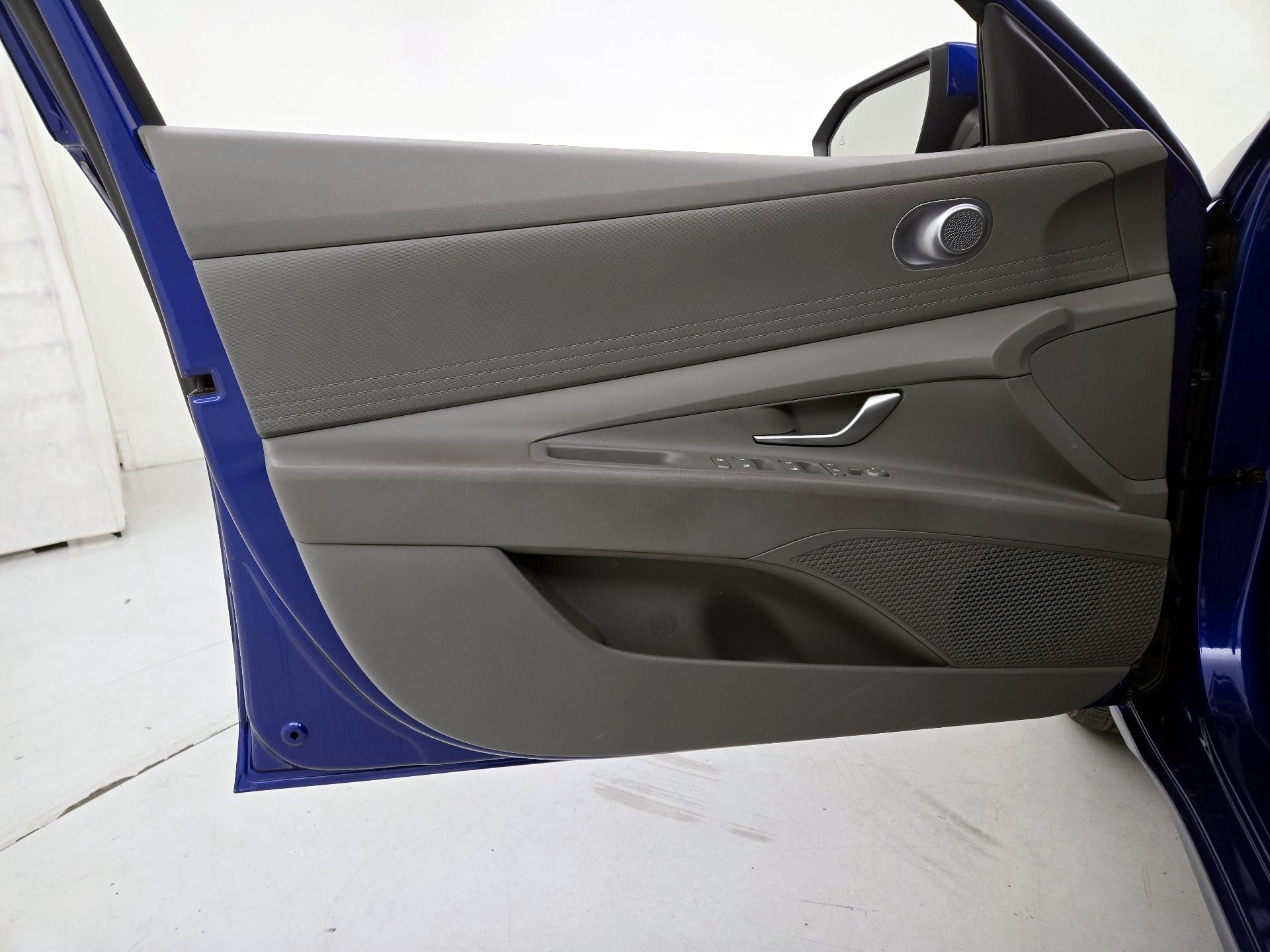 Thumbnail: 2023 Hyundai Elantra - 12