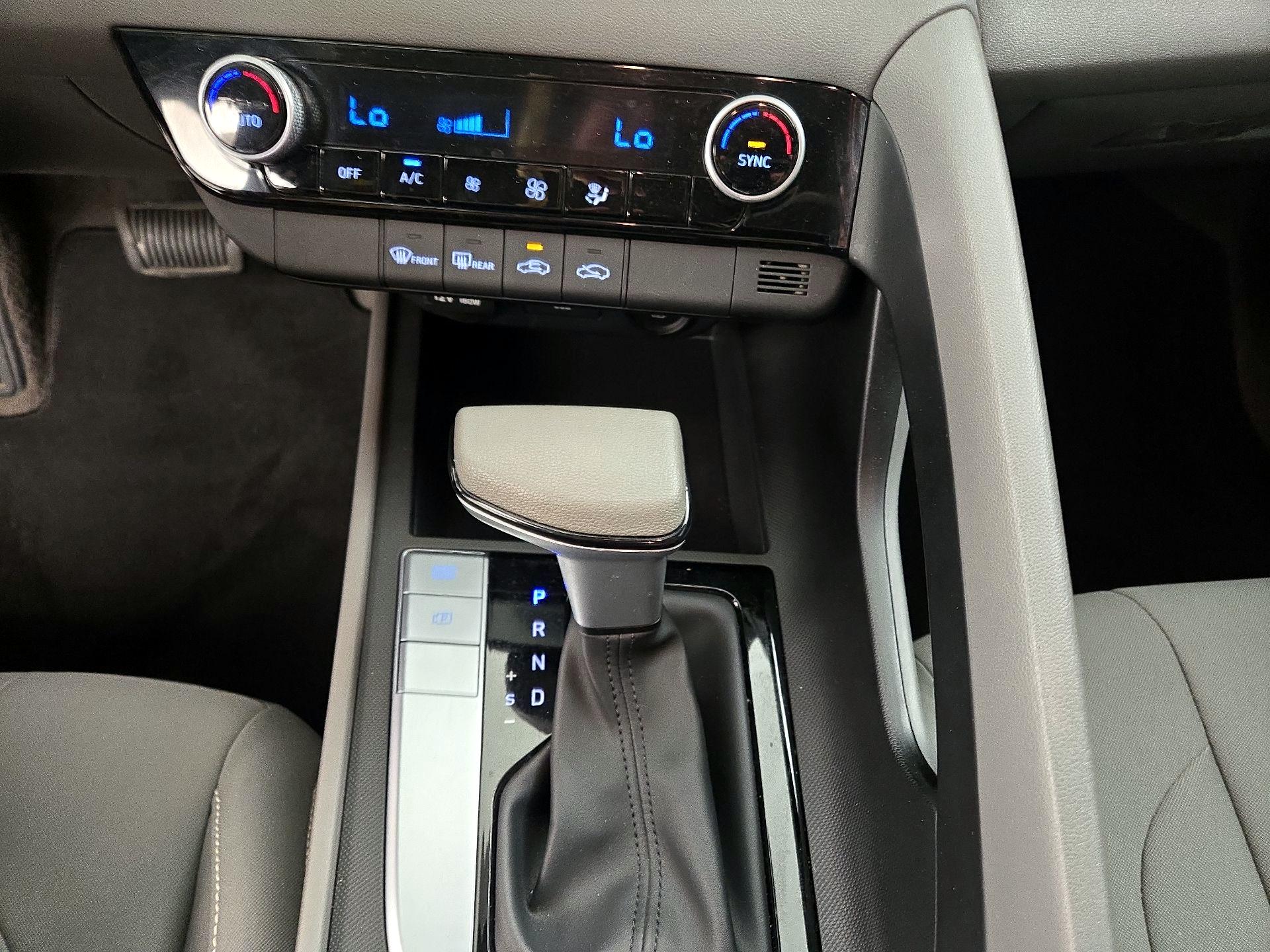 Thumbnail: 2023 Hyundai Elantra - 17
